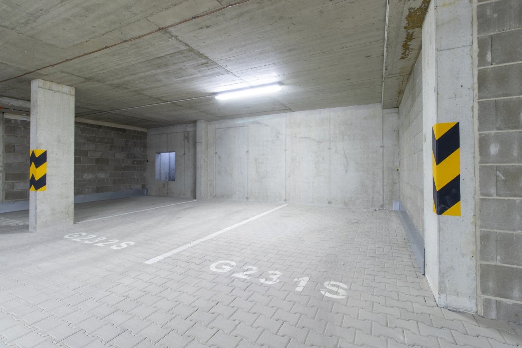 1 bedroom with open-plan kitchen flat to rent, 44 m², Pod Harfou, Prague, Prague 1 bedroom with open-plan kitchen flat to rent, 44 m², Pod Harfou, Prague, Prague