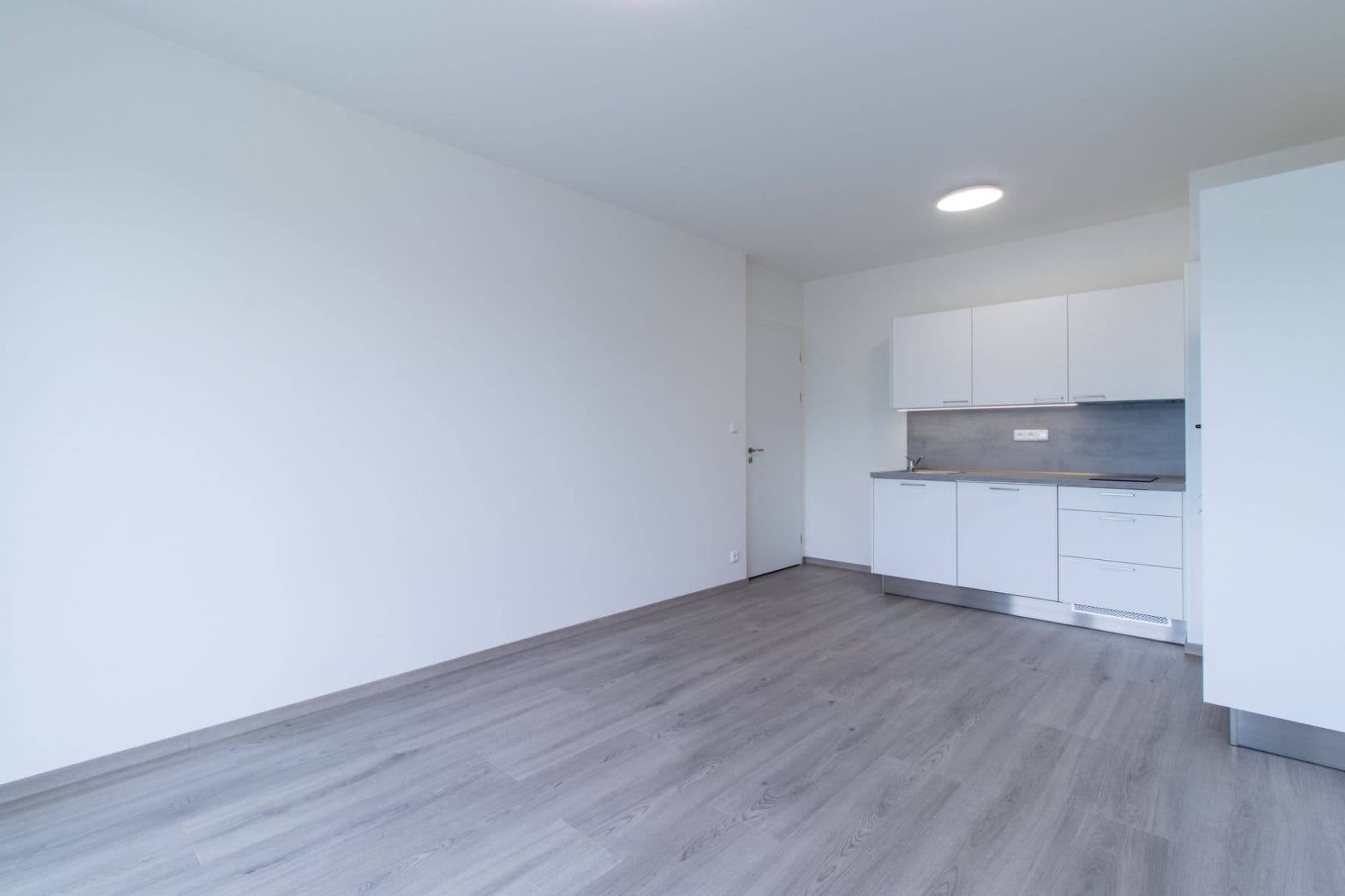 1 bedroom with open-plan kitchen flat to rent, 44 m², Pod Harfou, Prague, Prague 1 bedroom with open-plan kitchen flat to rent, 44 m², Pod Harfou, Prague, Prague