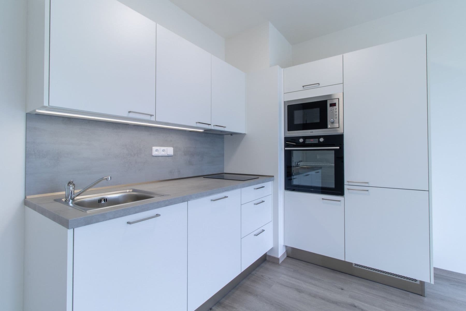 1 bedroom with open-plan kitchen flat to rent, 44 m², Pod Harfou, Prague, Prague 1 bedroom with open-plan kitchen flat to rent, 44 m², Pod Harfou, Prague, Prague