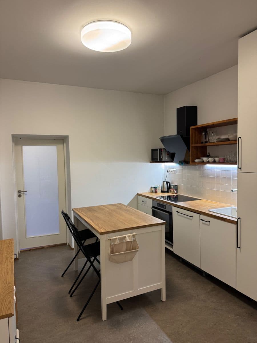 1 bedroom with open-plan kitchen flat to rent, 50 m², Blatného, Brno, Jihomoravský Region 1 bedroom with open-plan kitchen flat to rent, 50 m², Blatného, Brno, Jihomoravský Region
