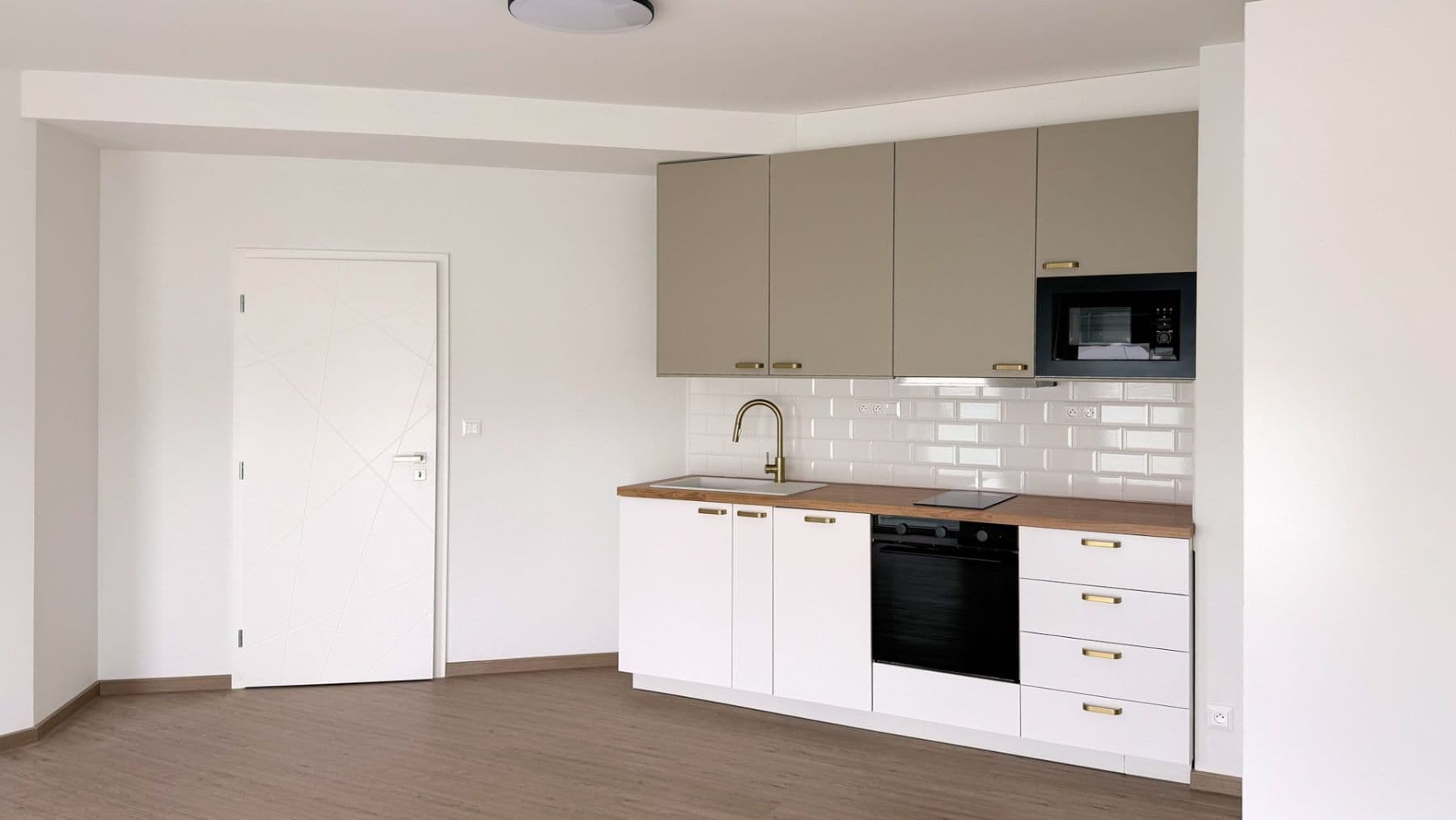 Studio flat to rent, 33 m², Faměrovo náměstí, Brno, Jihomoravský Region Studio flat to rent, 33 m², Faměrovo náměstí, Brno, Jihomoravský Region