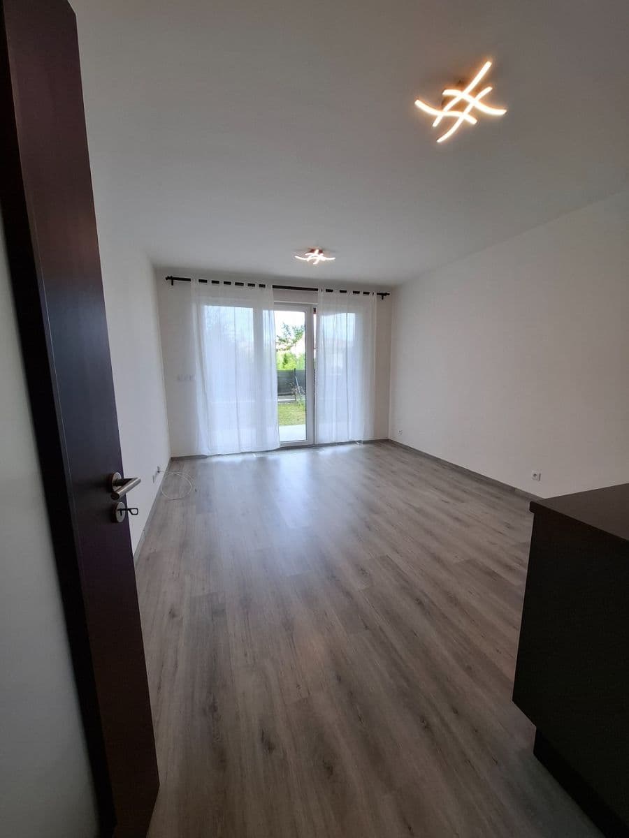 Studio flat to rent, 30 m², Švehlova, Prague, Prague Studio flat to rent, 30 m², Švehlova, Prague, Prague