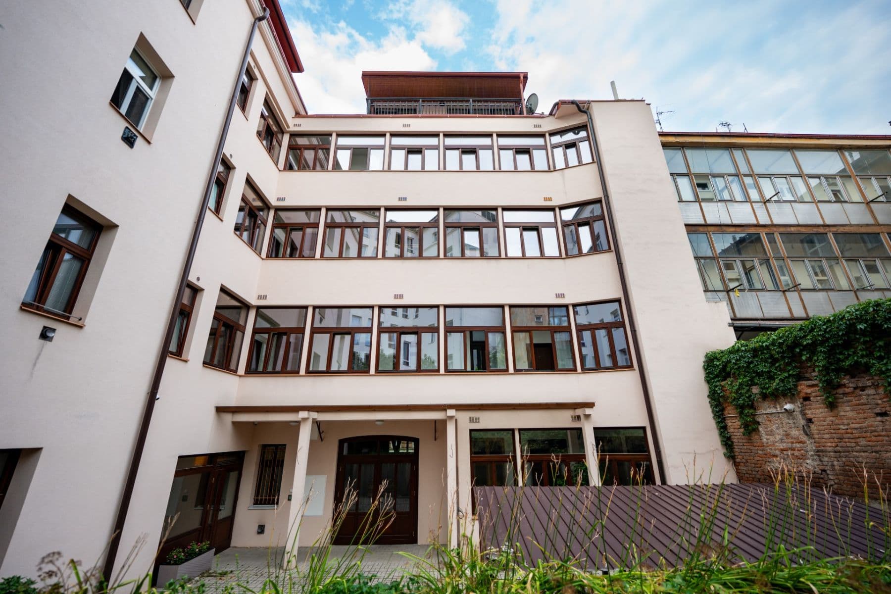 2 bedroom with open-plan kitchen flat to rent, 110 m², Drtinova, Prague, Prague 2 bedroom with open-plan kitchen flat to rent, 110 m², Drtinova, Prague, Prague