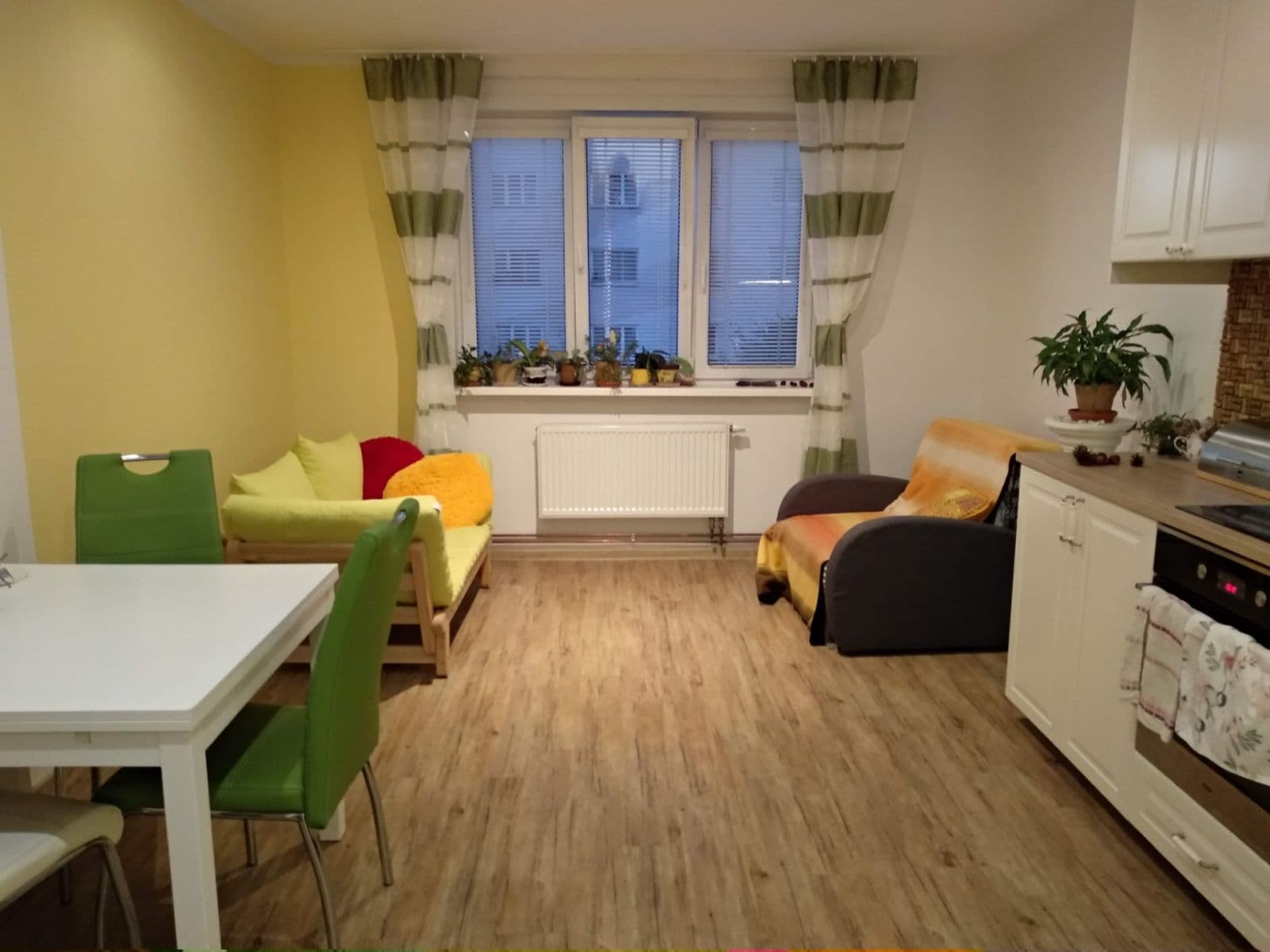 2 bedroom with open-plan kitchen flat to rent, 61 m², Jevanská, Prague, Prague 2 bedroom with open-plan kitchen flat to rent, 61 m², Jevanská, Prague, Prague