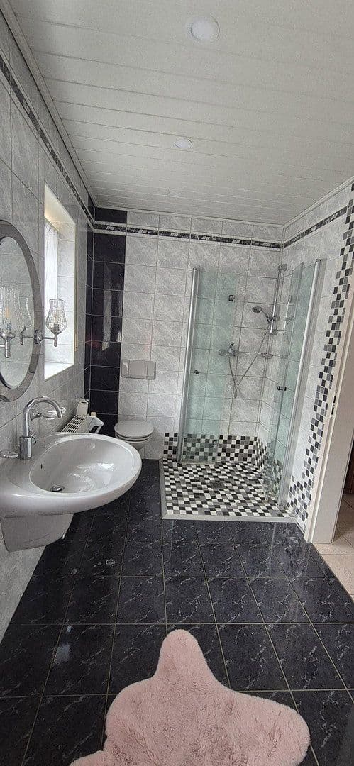 3 bedroom flat to rent, 110 m², Eudenbacherstr 134, Königswinter, North Rhine-Westphalia 3 bedroom flat to rent, 110 m², Eudenbacherstr 134, Königswinter, North Rhine-Westphalia