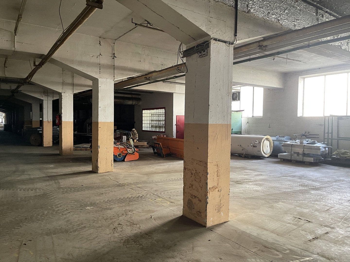 non-residential property to rent, 1,995 m², Im Gewerbepark 1, Hunderdorf, Bavaria non-residential property to rent, 1,995 m², Im Gewerbepark 1, Hunderdorf, Bavaria