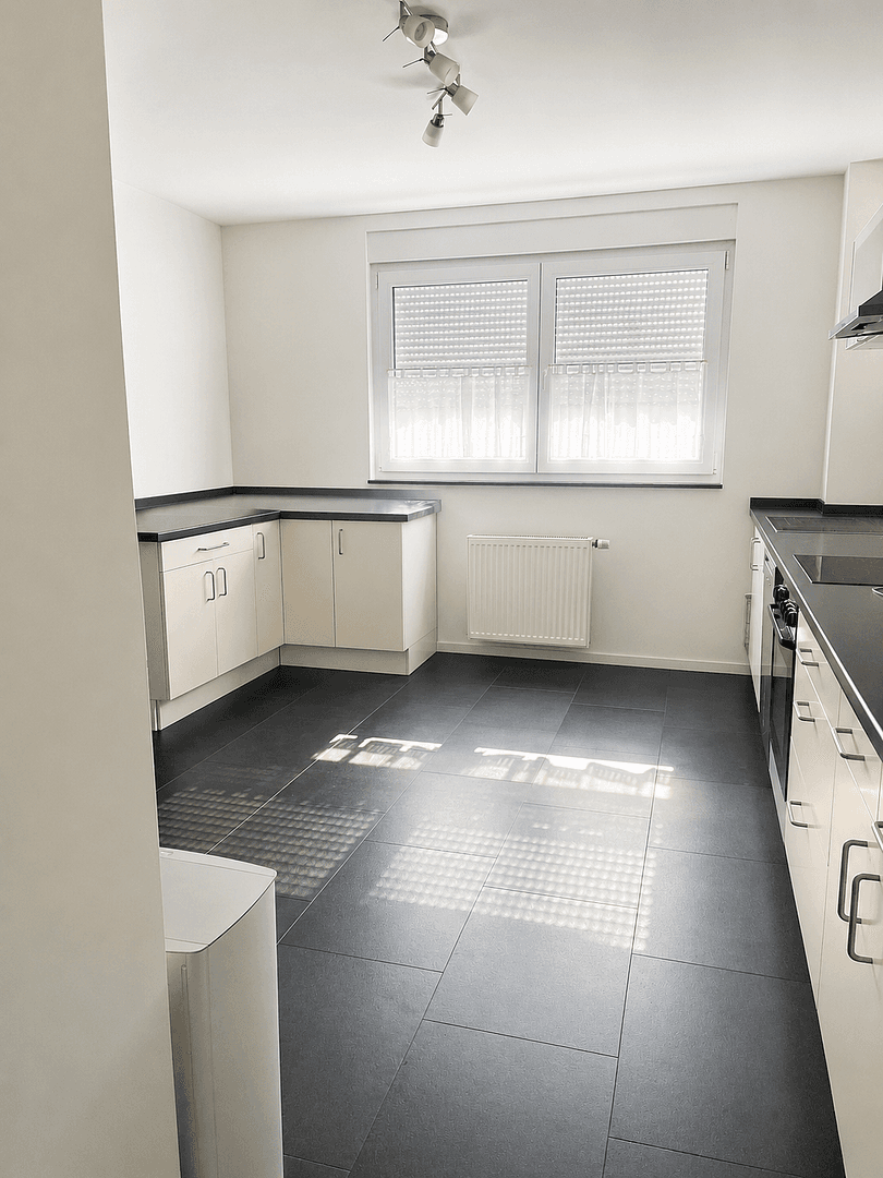 3 bedroom with open-plan kitchen flat to rent, 99 m², Richard Dehmel Straße 11, Hattingen, North Rhine-Westphalia 3 bedroom with open-plan kitchen flat to rent, 99 m², Richard Dehmel Straße 11, Hattingen, North Rhine-Westphalia