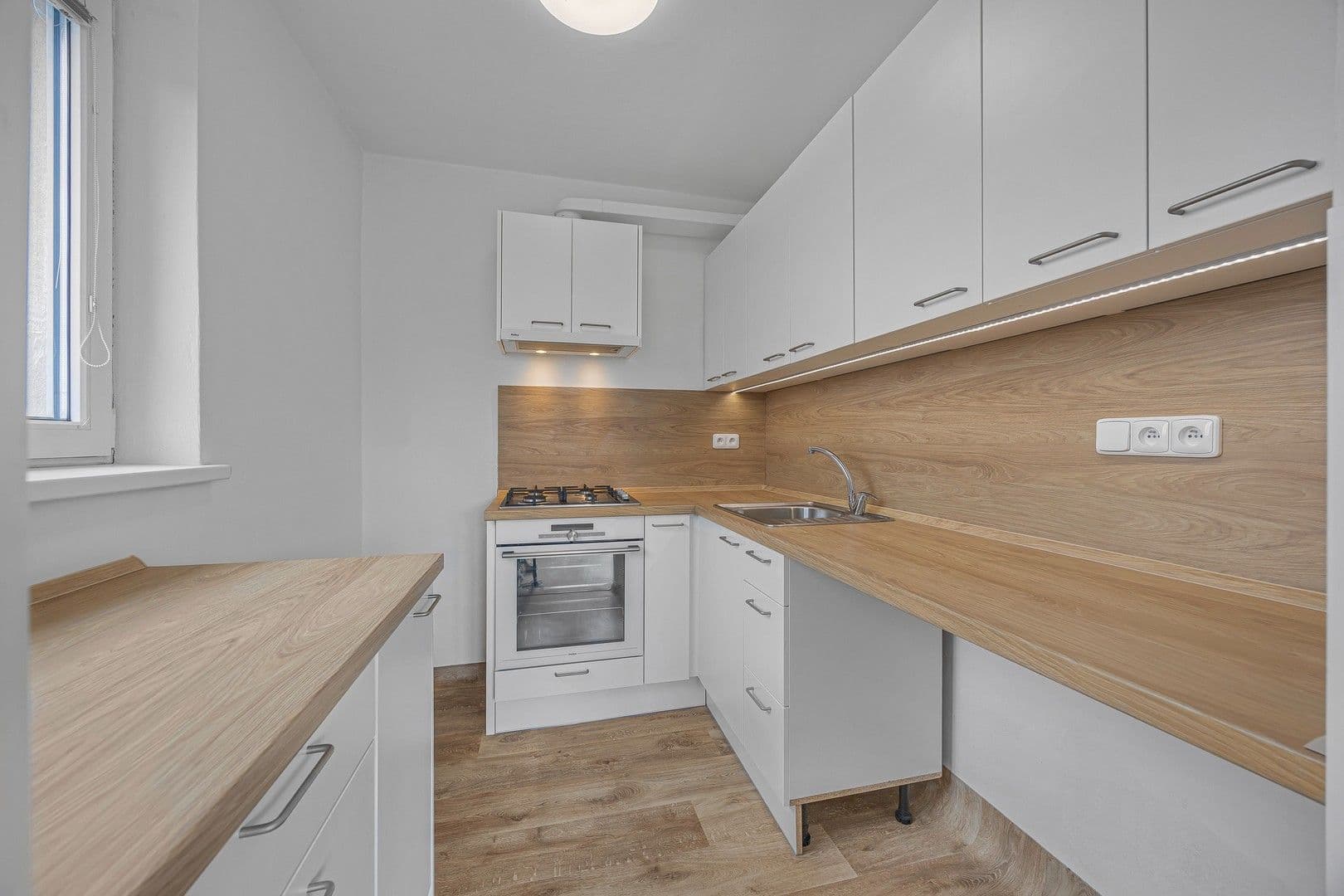 2 bedroom with open-plan kitchen flat to rent, 56 m², Svojšovická, Prague, Prague 2 bedroom with open-plan kitchen flat to rent, 56 m², Svojšovická, Prague, Prague
