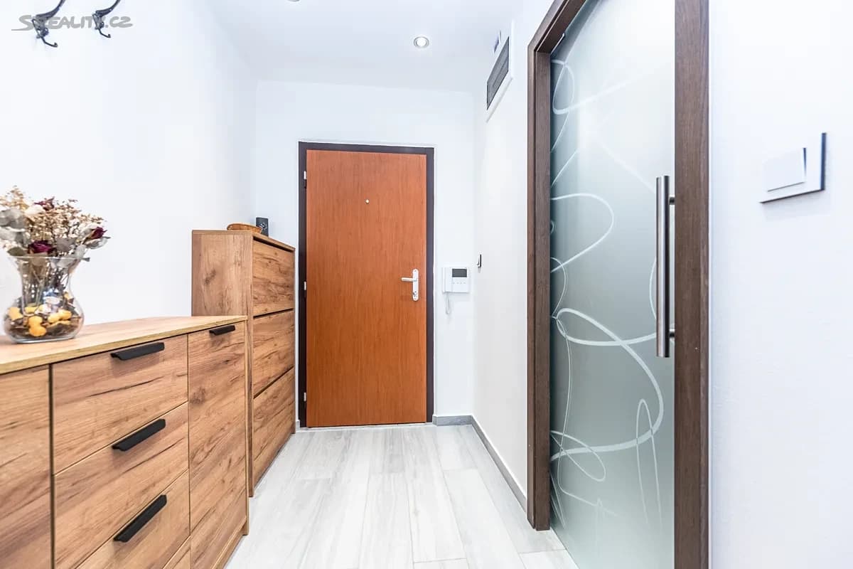 1 bedroom with open-plan kitchen flat to rent, 41 m², Ciolkovského, Prague, Prague 1 bedroom with open-plan kitchen flat to rent, 41 m², Ciolkovského, Prague, Prague