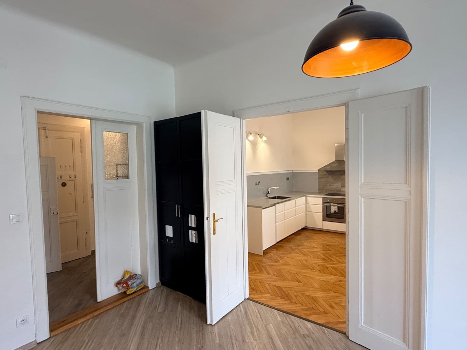 2 bedroom with open-plan kitchen flat to rent, 75 m², Malířská, Prague, Prague 2 bedroom with open-plan kitchen flat to rent, 75 m², Malířská, Prague, Prague