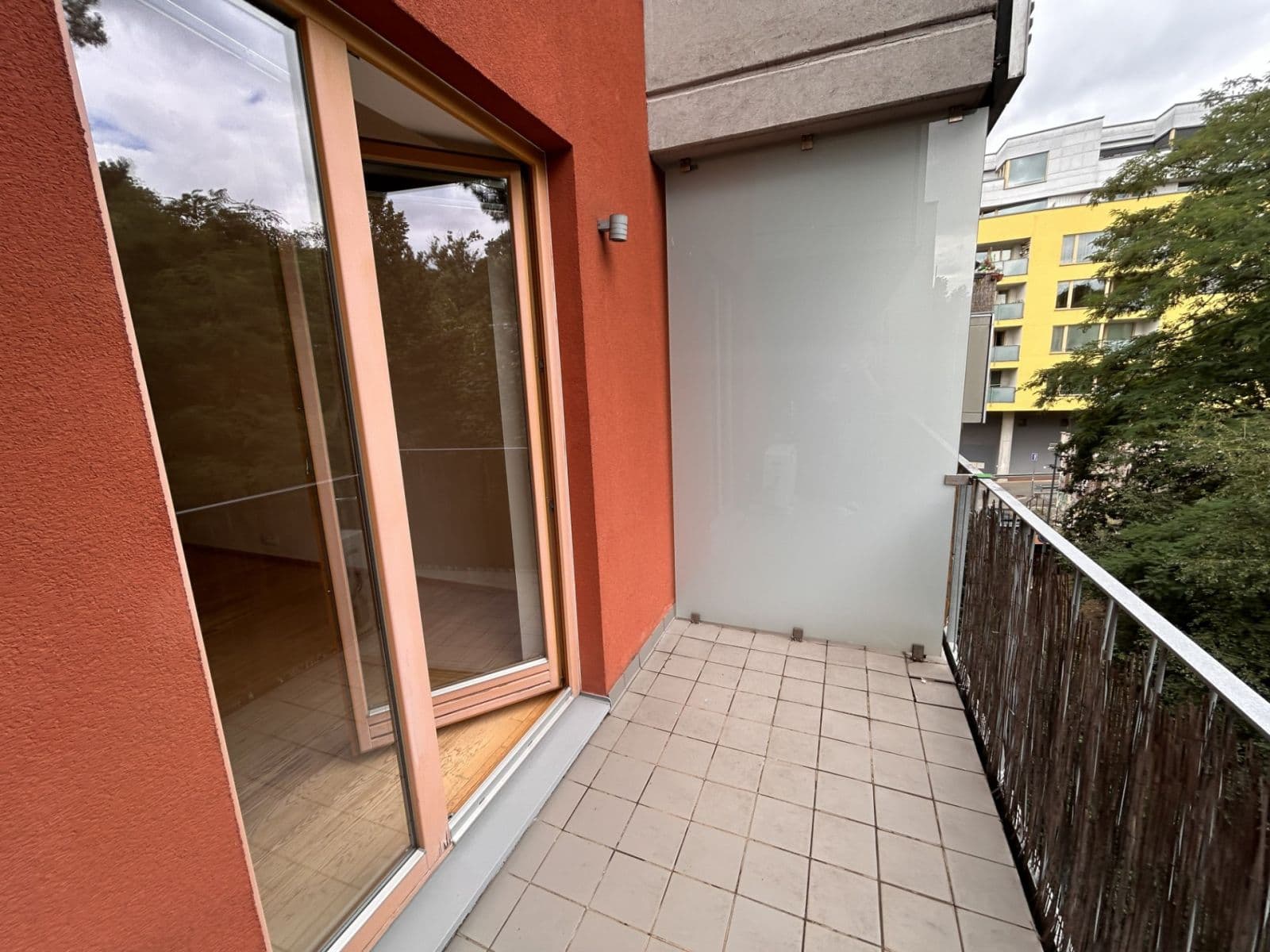 1 bedroom with open-plan kitchen flat to rent, 62 m², Jeseniova, Prague, Prague 1 bedroom with open-plan kitchen flat to rent, 62 m², Jeseniova, Prague, Prague