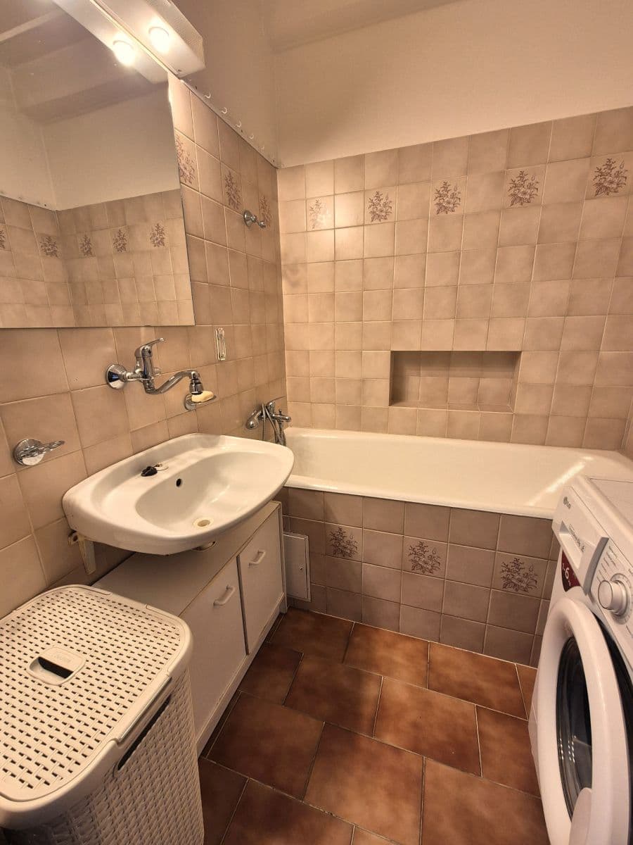 2 bedroom flat to rent, 74 m², Na Mlejnku, Prague, Prague 2 bedroom flat to rent, 74 m², Na Mlejnku, Prague, Prague
