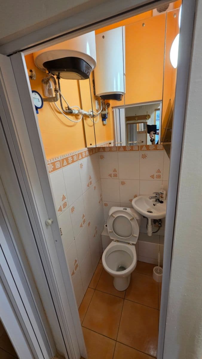 Studio flat to rent, 24 m², Křížová, Prague, Prague Studio flat to rent, 24 m², Křížová, Prague, Prague