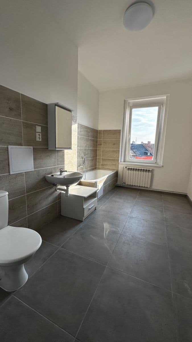 2 bedroom flat to rent, 72 m², Zemská, Teplice, Ústecký Region 2 bedroom flat to rent, 72 m², Zemská, Teplice, Ústecký Region