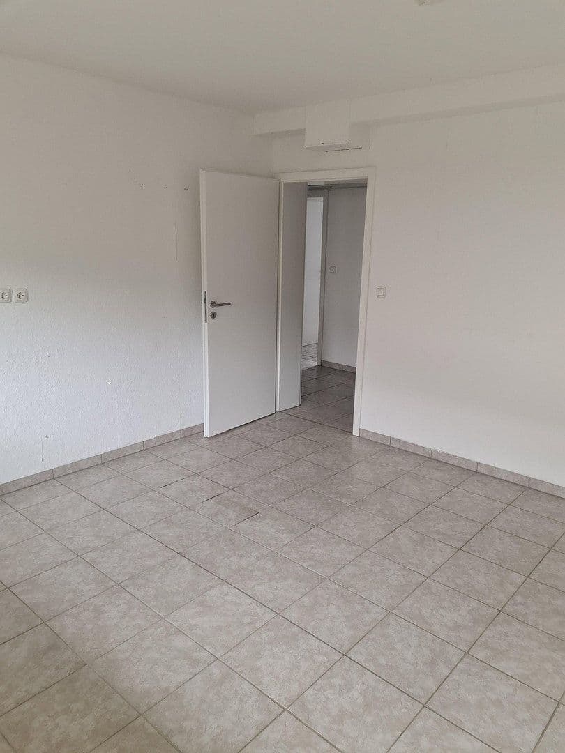 2 bedroom with open-plan kitchen flat to rent, 110 m², Sinntal, Hesse 2 bedroom with open-plan kitchen flat to rent, 110 m², Sinntal, Hesse