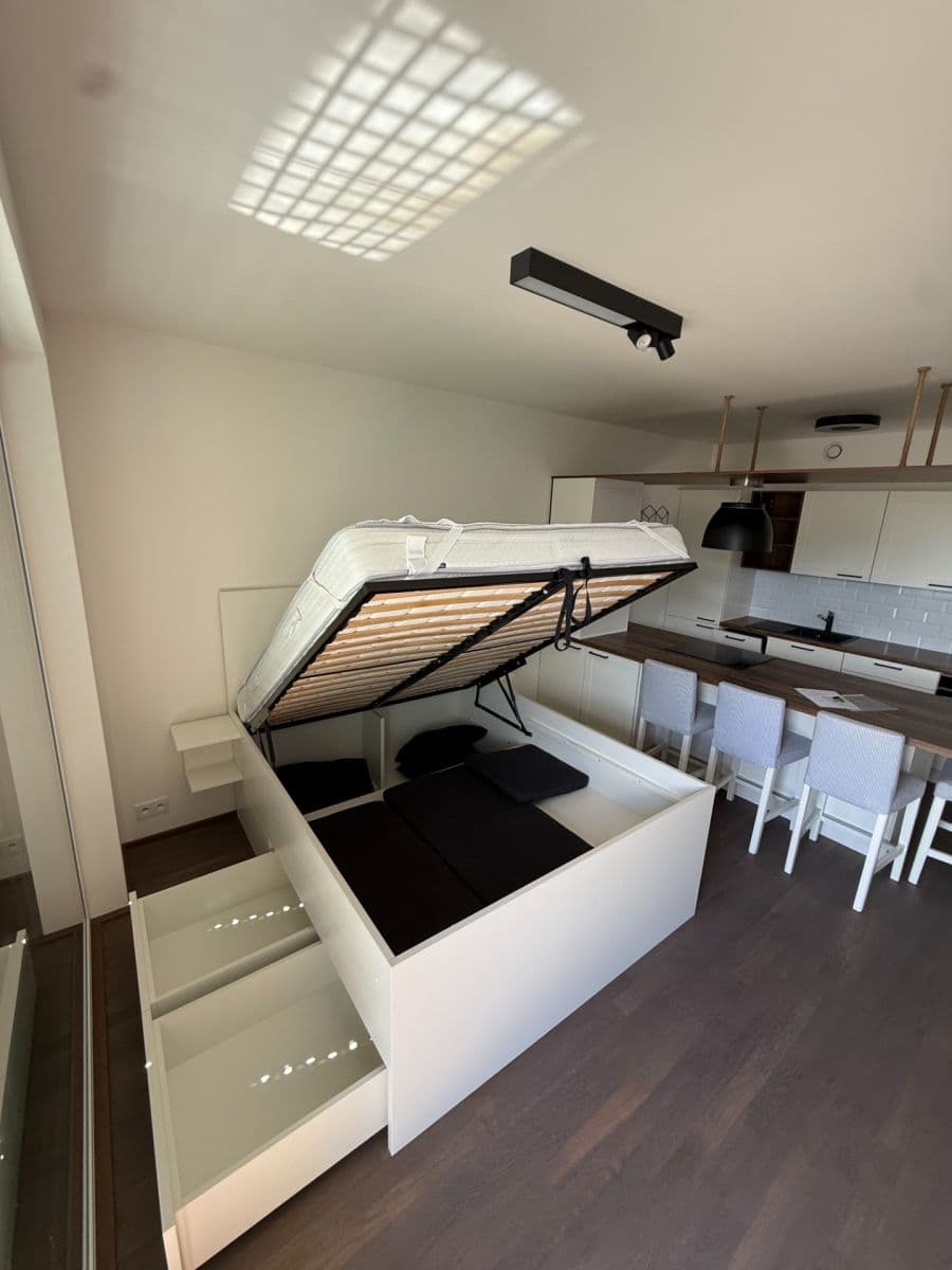Studio flat to rent, 36 m², Vrbova, Prague, Prague Studio flat to rent, 36 m², Vrbova, Prague, Prague