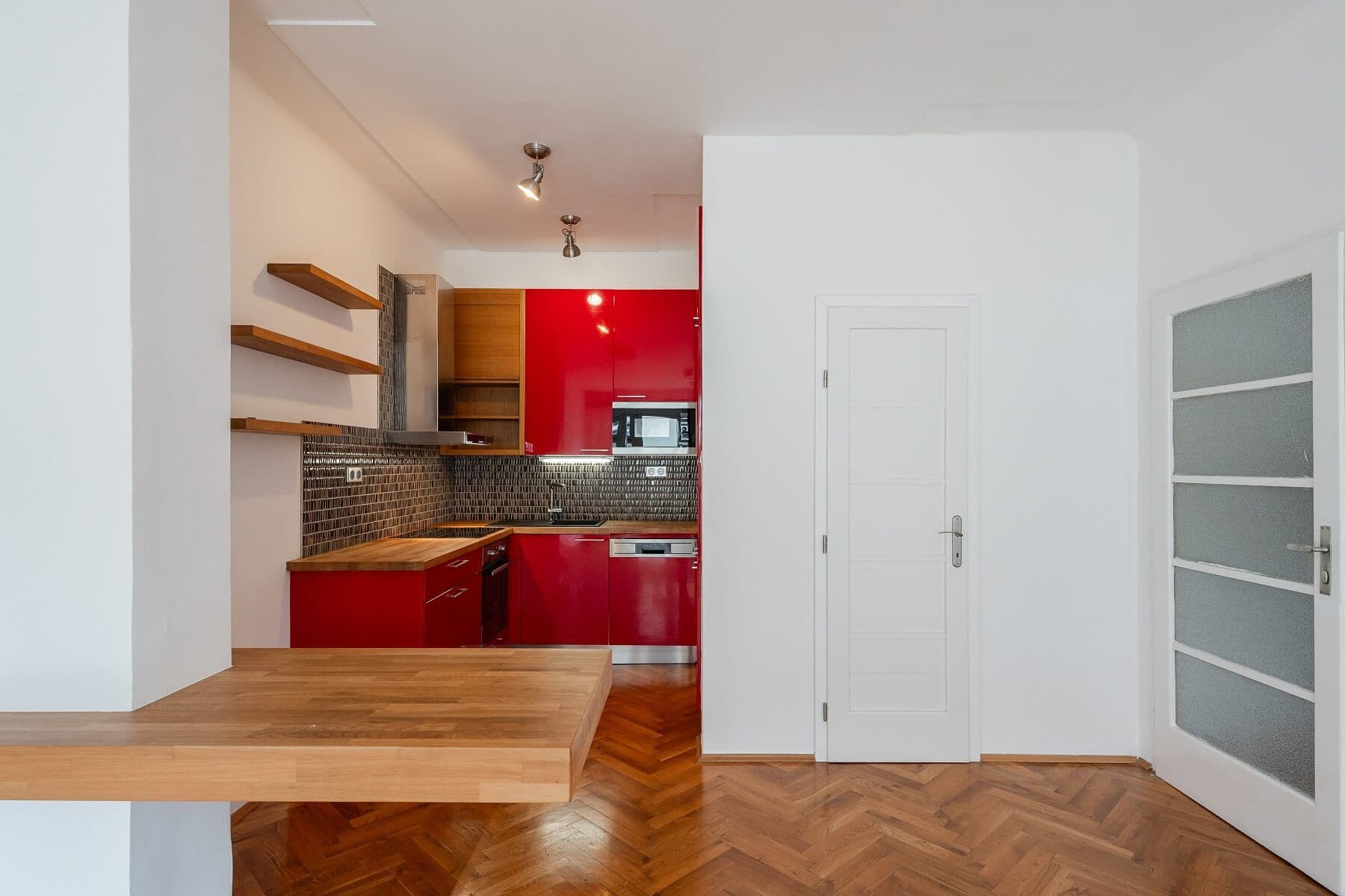 1 bedroom with open-plan kitchen flat to rent, 56 m², Bulharská, Prague, Prague 1 bedroom with open-plan kitchen flat to rent, 56 m², Bulharská, Prague, Prague