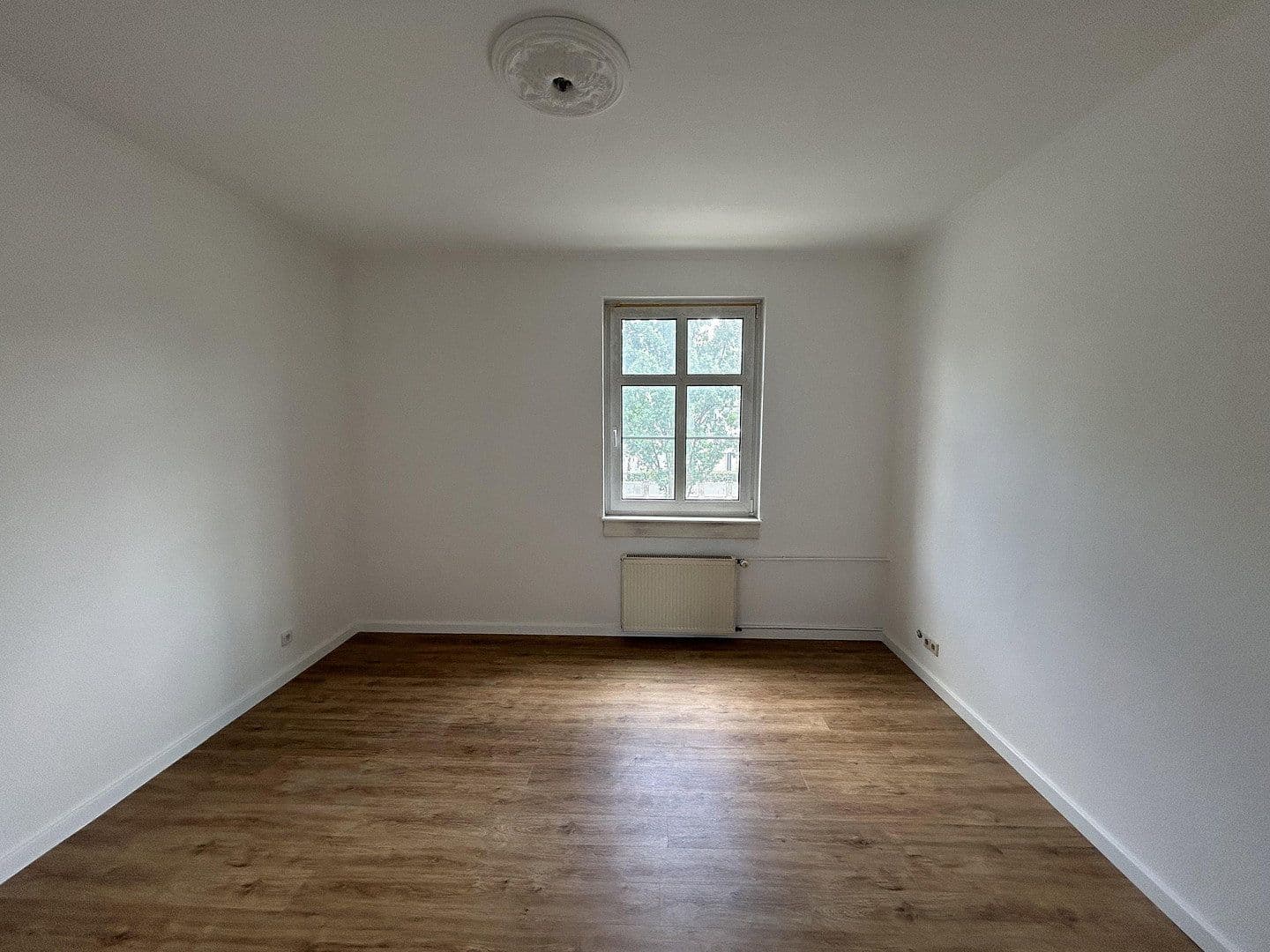 3 bedroom with open-plan kitchen flat to rent, 110 m², Offenbach, Hesse 3 bedroom with open-plan kitchen flat to rent, 110 m², Offenbach, Hesse