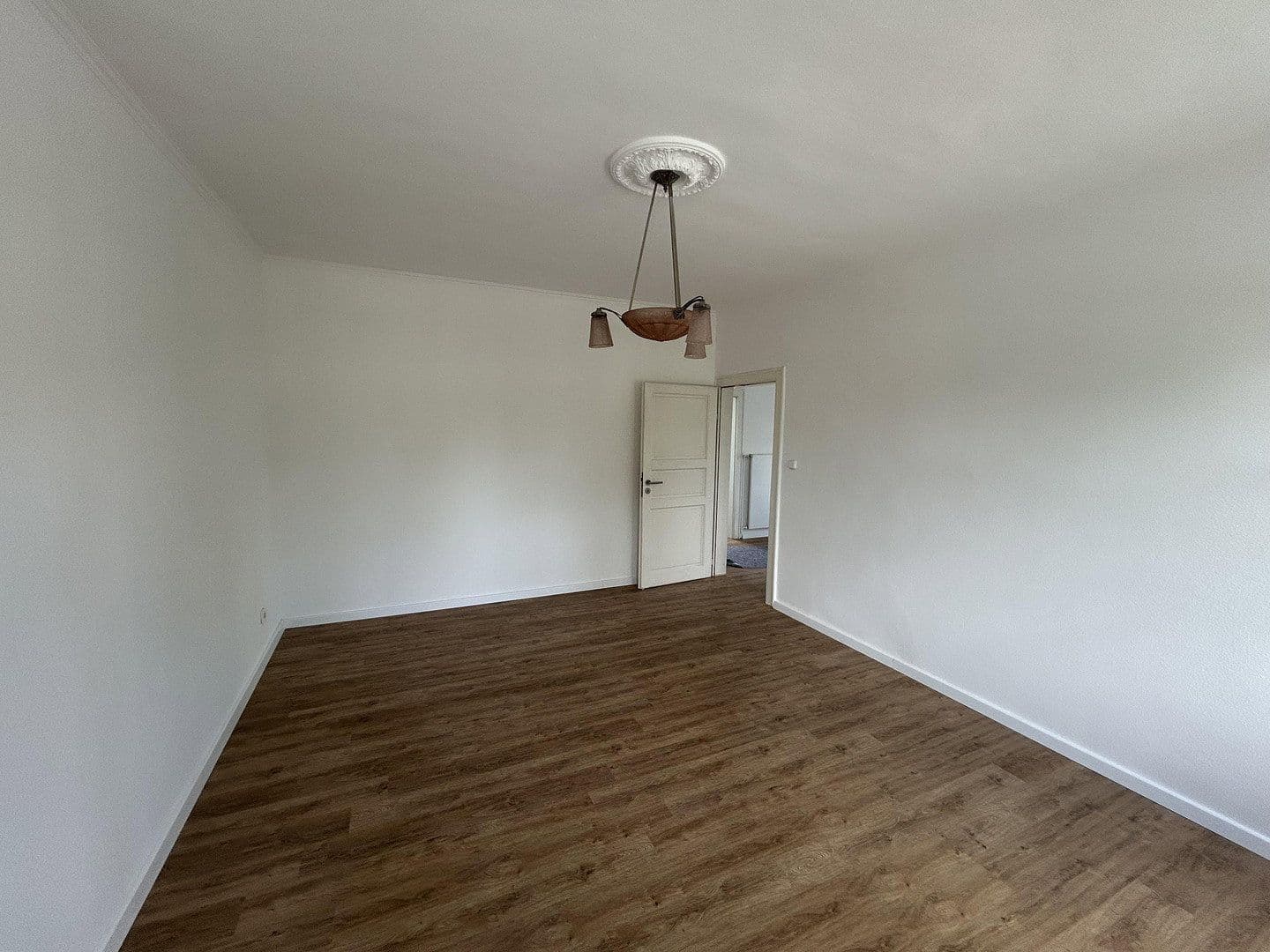 3 bedroom with open-plan kitchen flat to rent, 110 m², Offenbach, Hesse 3 bedroom with open-plan kitchen flat to rent, 110 m², Offenbach, Hesse