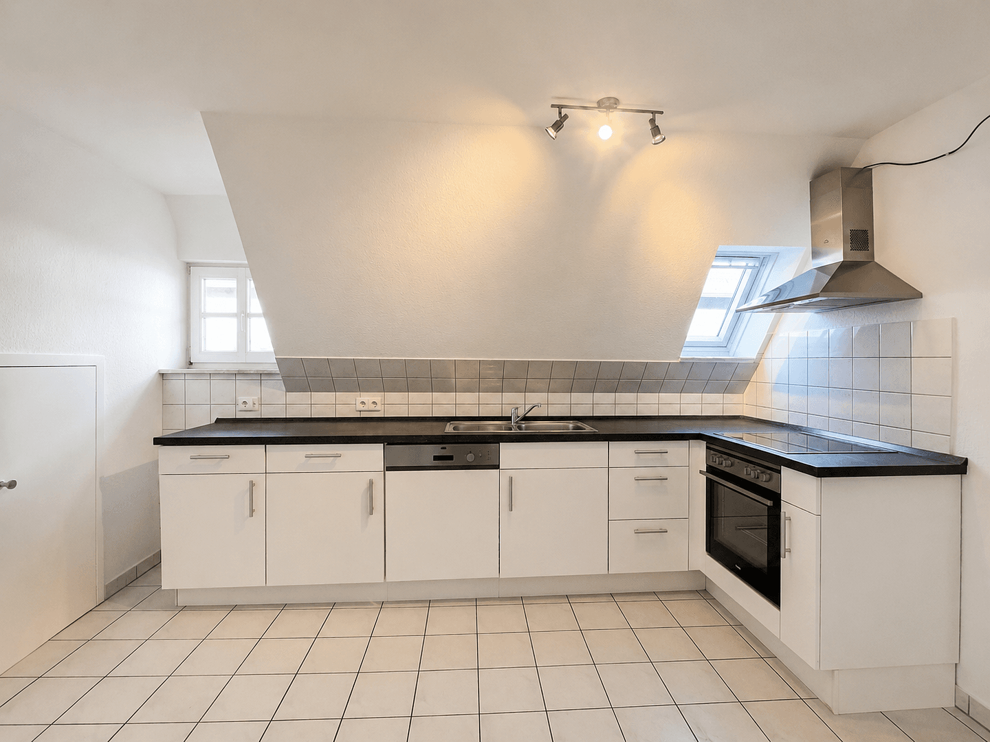 1 bedroom with open-plan kitchen flat to rent, 75 m², Schorndorf, Baden-Württemberg 1 bedroom with open-plan kitchen flat to rent, 75 m², Schorndorf, Baden-Württemberg
