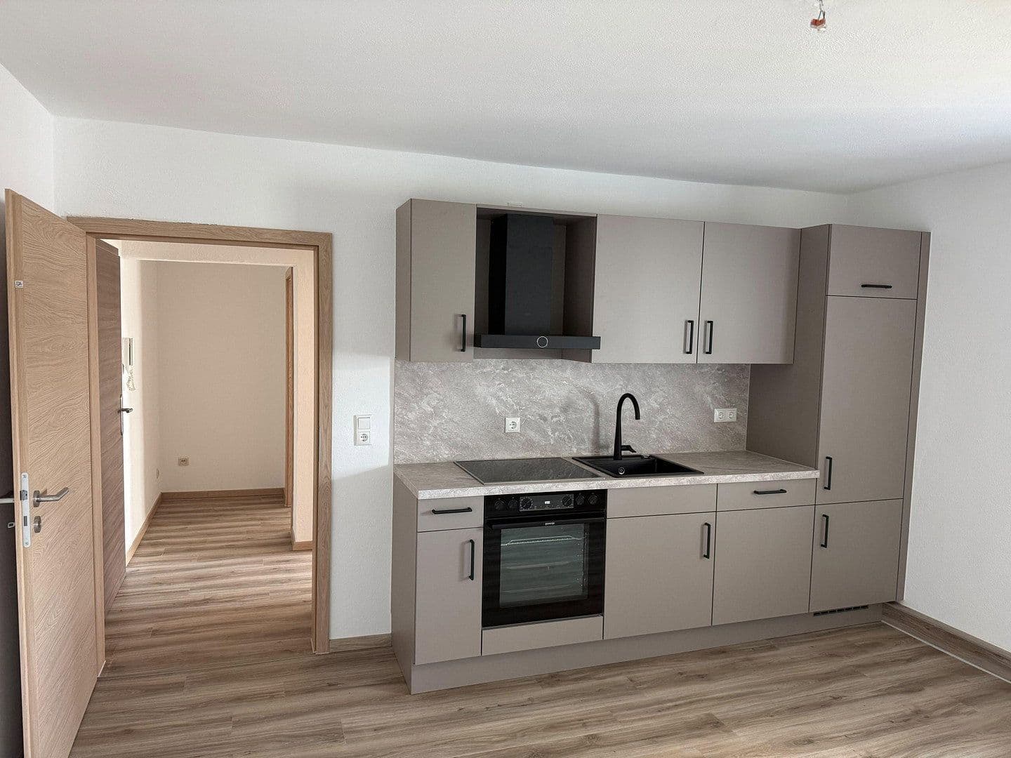 Studio flat to rent, 49 m², Siedlung 17 und 18, Deggendorf, Bavaria Studio flat to rent, 49 m², Siedlung 17 und 18, Deggendorf, Bavaria