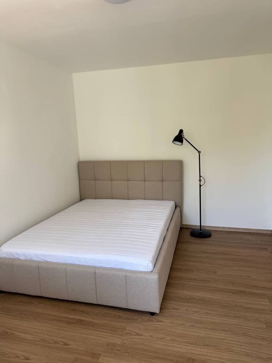 Studio flat to rent, 33 m², Pod Třebešínem, Prague, Prague Studio flat to rent, 33 m², Pod Třebešínem, Prague, Prague