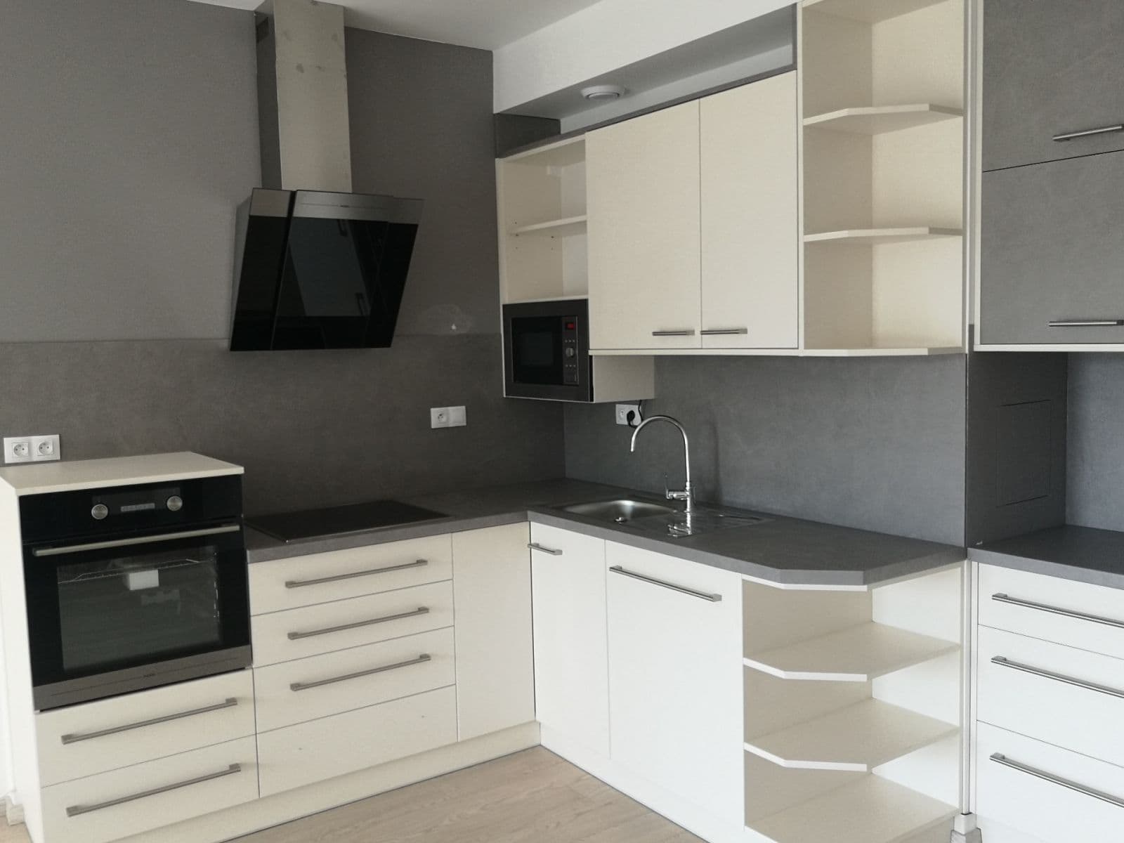 2 bedroom with open-plan kitchen flat to rent, 99 m², Poříčí, Brno, Jihomoravský Region 2 bedroom with open-plan kitchen flat to rent, 99 m², Poříčí, Brno, Jihomoravský Region