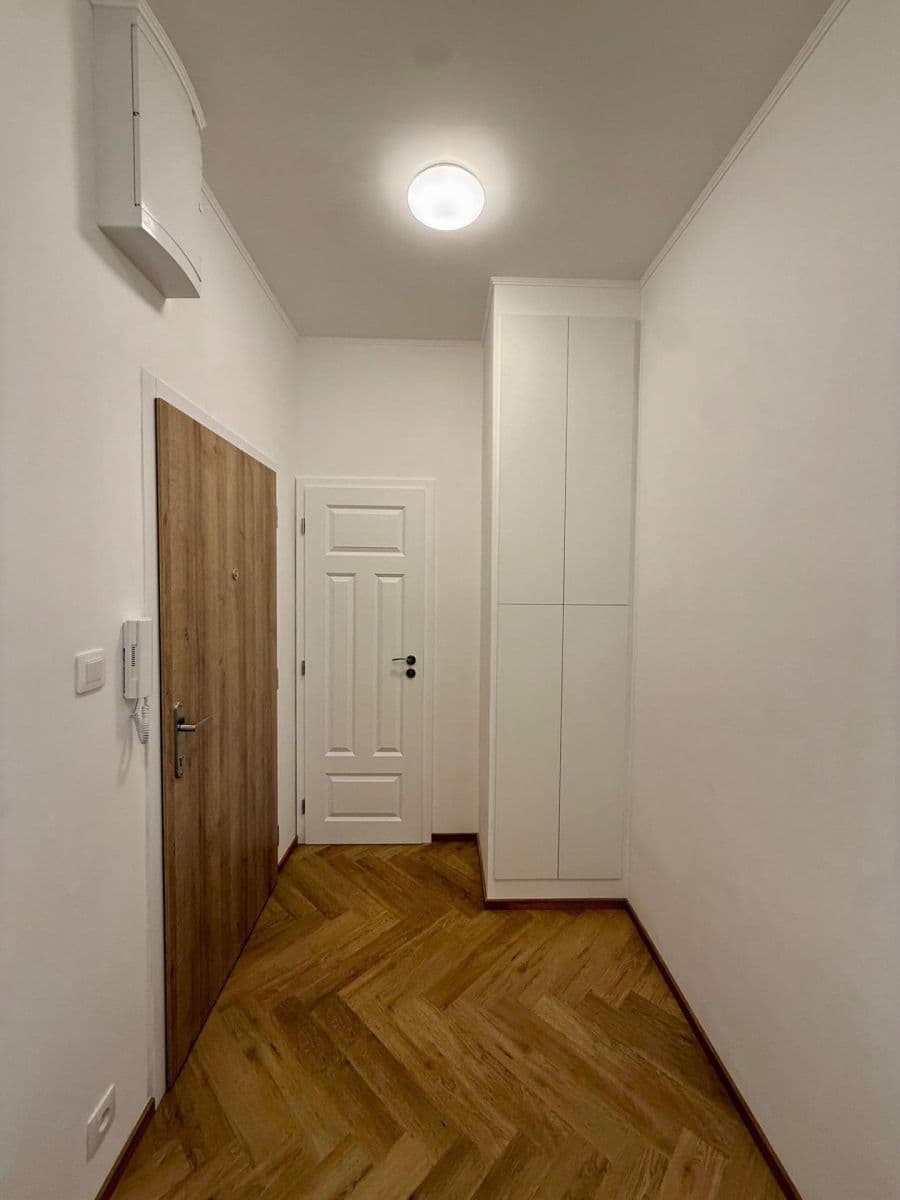 2 bedroom with open-plan kitchen flat to rent, 61 m², Žerotínova, Prague, Prague 2 bedroom with open-plan kitchen flat to rent, 61 m², Žerotínova, Prague, Prague