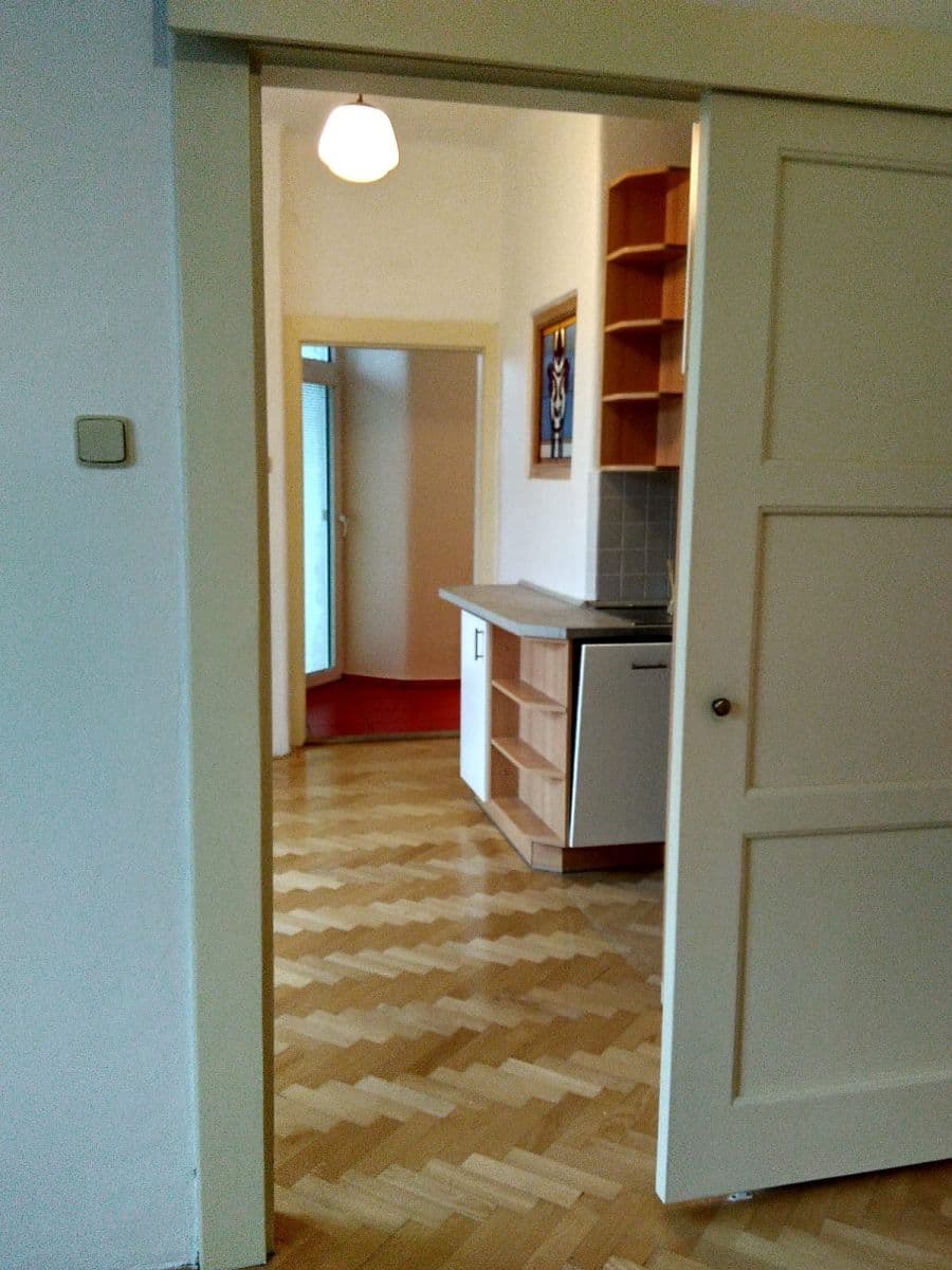 1 bedroom with open-plan kitchen flat to rent, 46 m², Šmeralova, Olomouc, Olomoucký Region 1 bedroom with open-plan kitchen flat to rent, 46 m², Šmeralova, Olomouc, Olomoucký Region