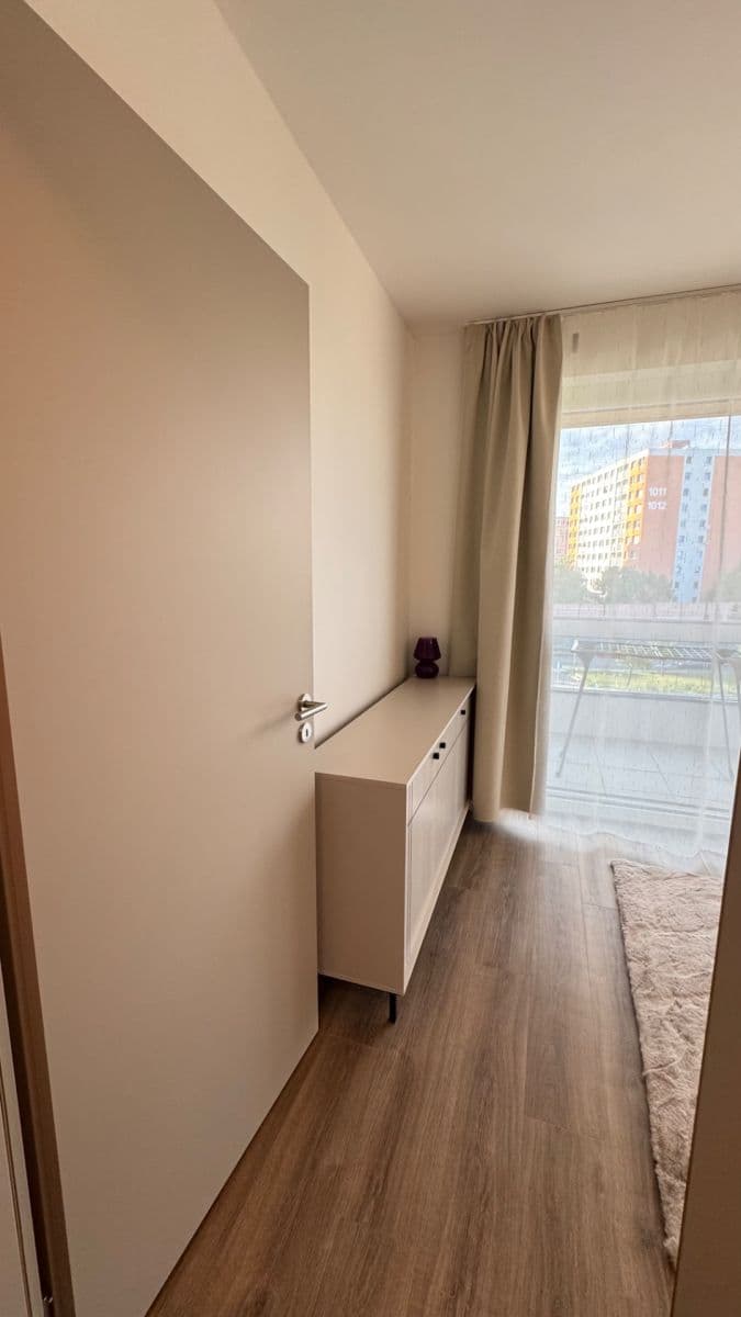 1 bedroom with open-plan kitchen flat to rent, 34 m², Arnošta Valenty, Prague, Prague 1 bedroom with open-plan kitchen flat to rent, 34 m², Arnošta Valenty, Prague, Prague