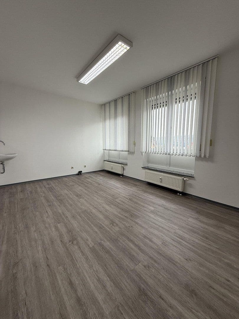 office for sale, 114 m², Hauptstraße 24, St. Georgen im Schwarzwald, Baden-Württemberg office for sale, 114 m², Hauptstraße 24, St. Georgen im Schwarzwald, Baden-Württemberg