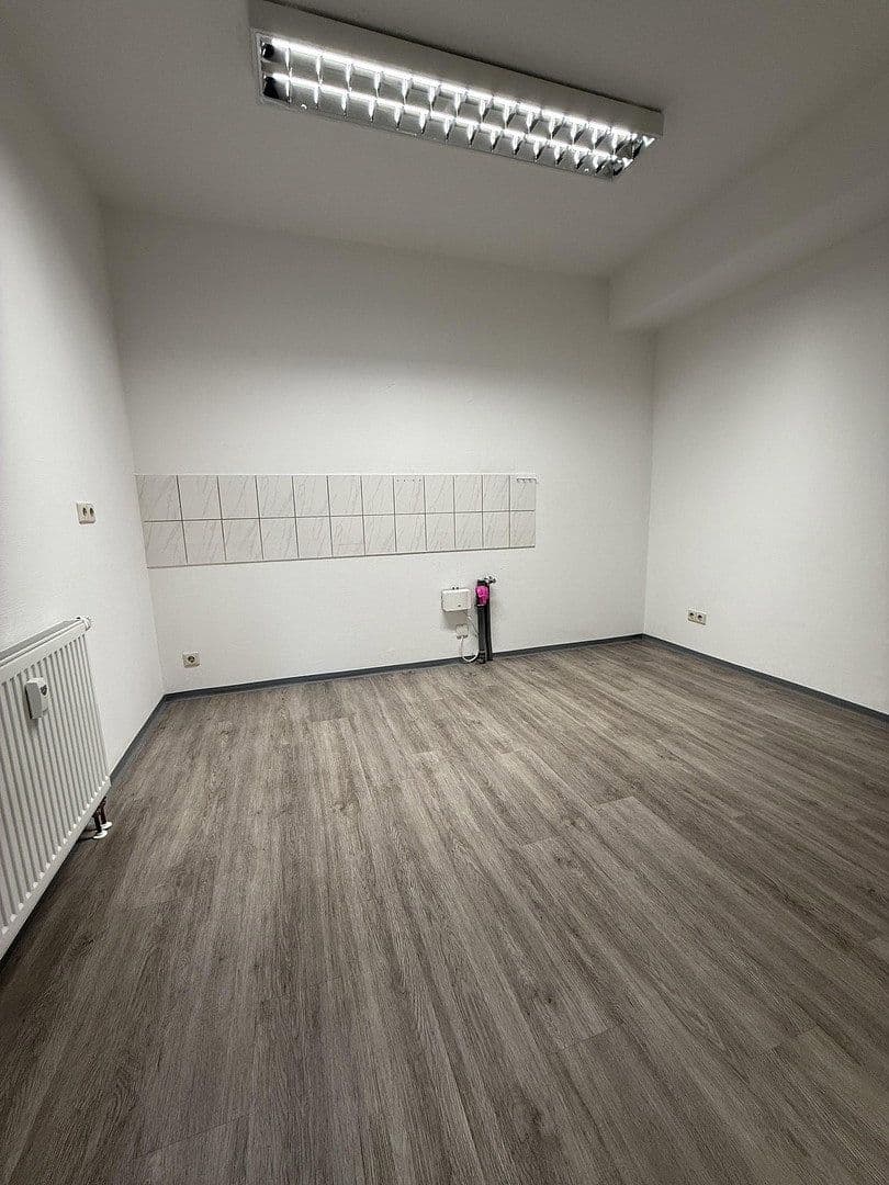 office for sale, 114 m², Hauptstraße 24, St. Georgen im Schwarzwald, Baden-Württemberg office for sale, 114 m², Hauptstraße 24, St. Georgen im Schwarzwald, Baden-Württemberg