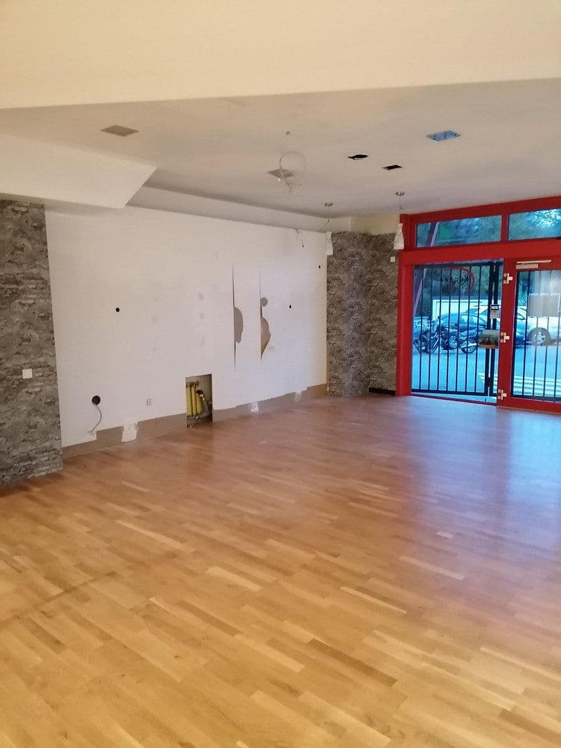 non-residential property to rent, 350 m², Ludweilerstraße 18+20, Großrosseln, Saarland non-residential property to rent, 350 m², Ludweilerstraße 18+20, Großrosseln, Saarland