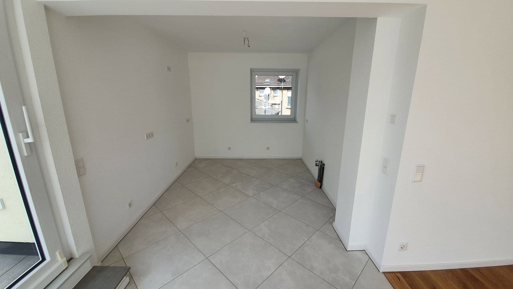 2 bedroom with open-plan kitchen flat to rent, 118 m², Wehrstr. 2b, Hilden, North Rhine-Westphalia 2 bedroom with open-plan kitchen flat to rent, 118 m², Wehrstr. 2b, Hilden, North Rhine-Westphalia