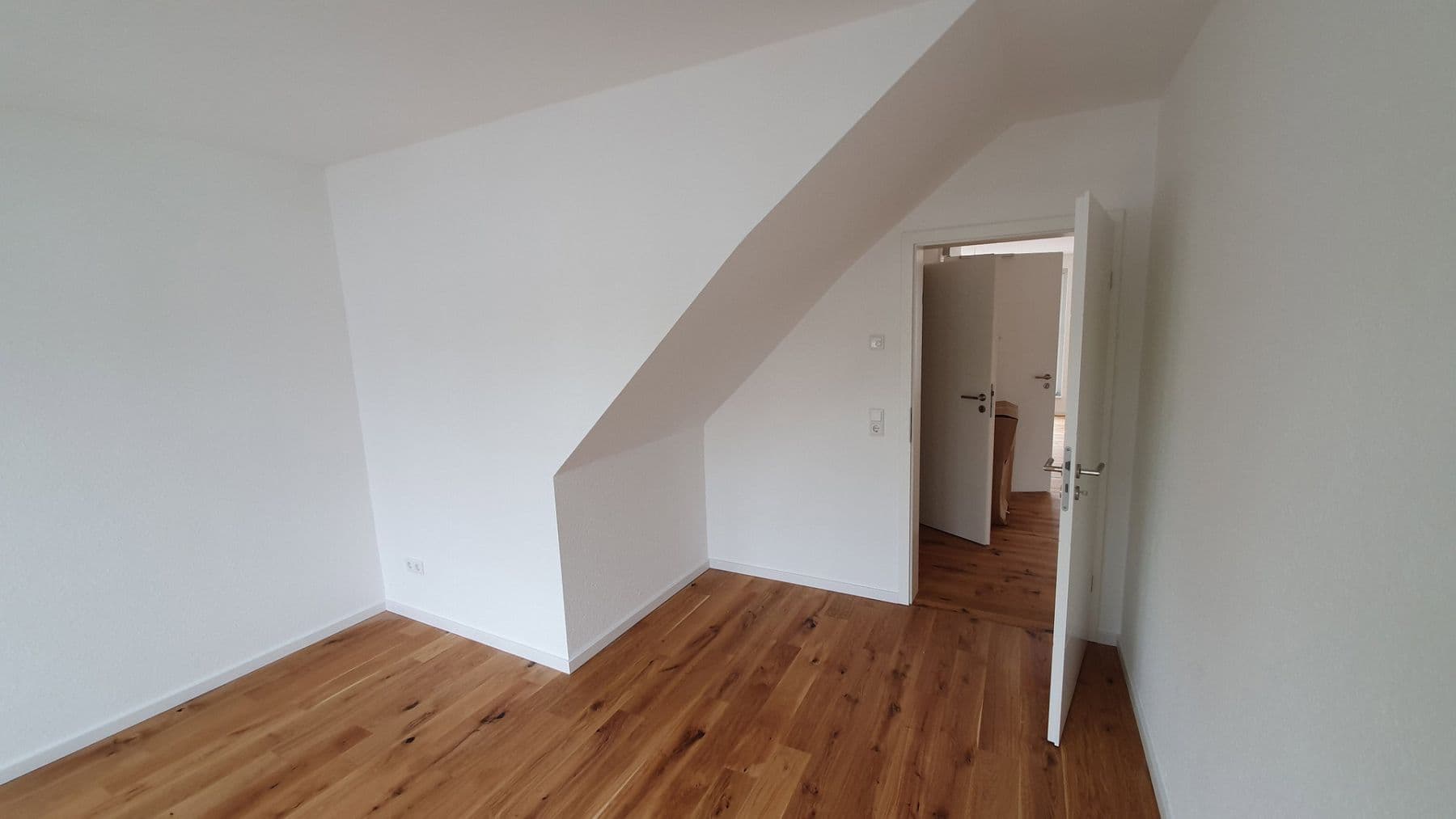 2 bedroom with open-plan kitchen flat to rent, 118 m², Wehrstr. 2b, Hilden, North Rhine-Westphalia 2 bedroom with open-plan kitchen flat to rent, 118 m², Wehrstr. 2b, Hilden, North Rhine-Westphalia