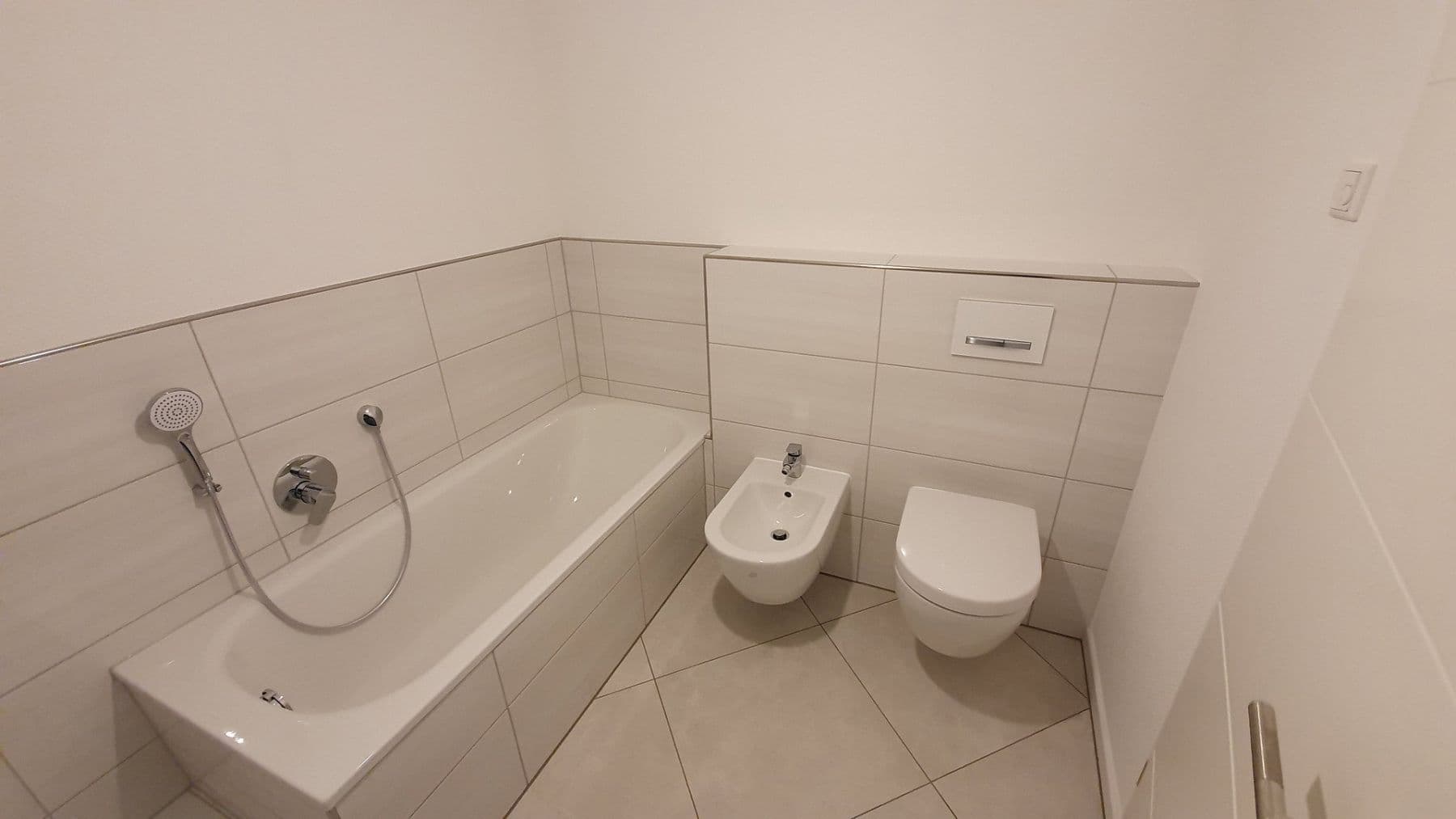 2 bedroom with open-plan kitchen flat to rent, 118 m², Wehrstr. 2b, Hilden, North Rhine-Westphalia 2 bedroom with open-plan kitchen flat to rent, 118 m², Wehrstr. 2b, Hilden, North Rhine-Westphalia