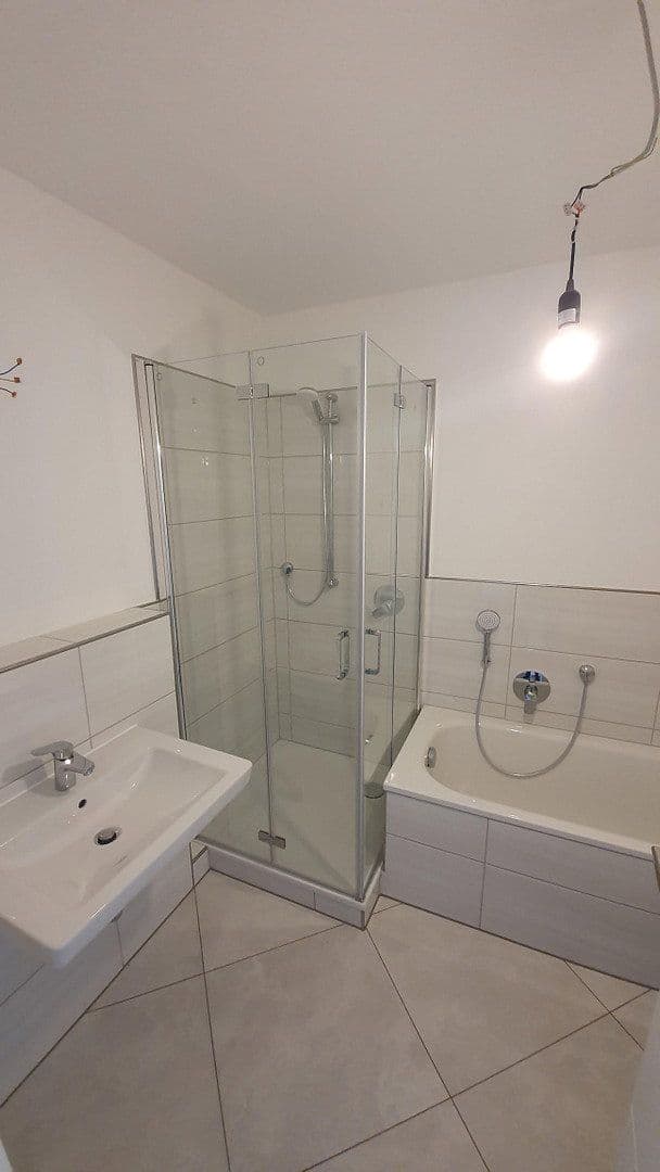 2 bedroom with open-plan kitchen flat to rent, 118 m², Wehrstr. 2b, Hilden, North Rhine-Westphalia 2 bedroom with open-plan kitchen flat to rent, 118 m², Wehrstr. 2b, Hilden, North Rhine-Westphalia