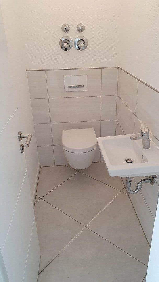 2 bedroom with open-plan kitchen flat to rent, 118 m², Wehrstr. 2b, Hilden, North Rhine-Westphalia 2 bedroom with open-plan kitchen flat to rent, 118 m², Wehrstr. 2b, Hilden, North Rhine-Westphalia