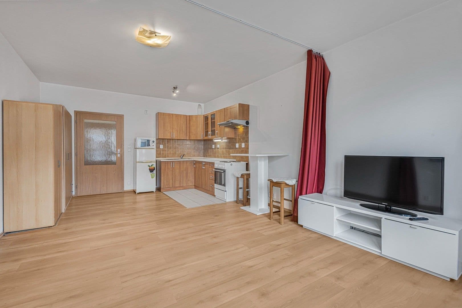 Studio flat to rent, 34 m², Jana Přibíka, Prague, Prague Studio flat to rent, 34 m², Jana Přibíka, Prague, Prague