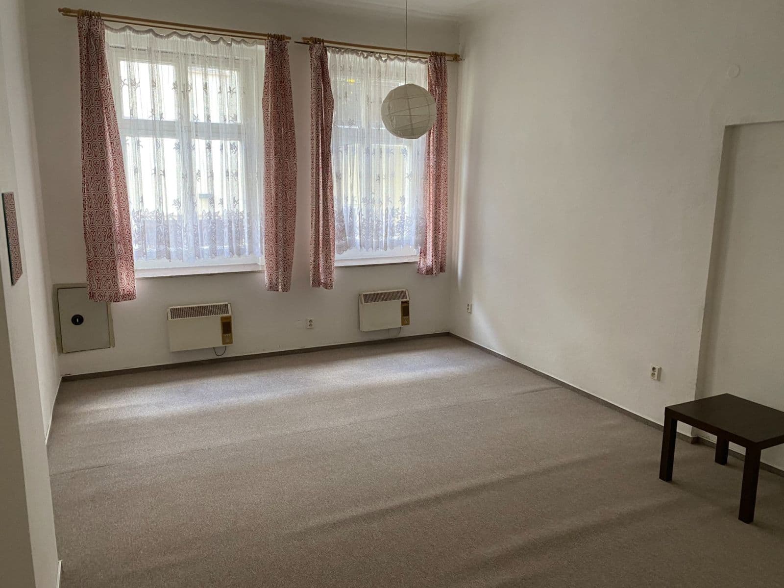 1 bedroom with open-plan kitchen flat to rent, 67 m², Pobřežní, Prague, Prague 1 bedroom with open-plan kitchen flat to rent, 67 m², Pobřežní, Prague, Prague