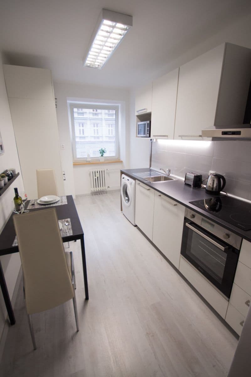 1 bedroom flat to rent, 35 m², Špitálska, Bratislava - mestská časť Staré Mesto, Bratislavský Region 1 bedroom flat to rent, 35 m², Špitálska, Bratislava - mestská časť Staré Mesto, Bratislavský Region