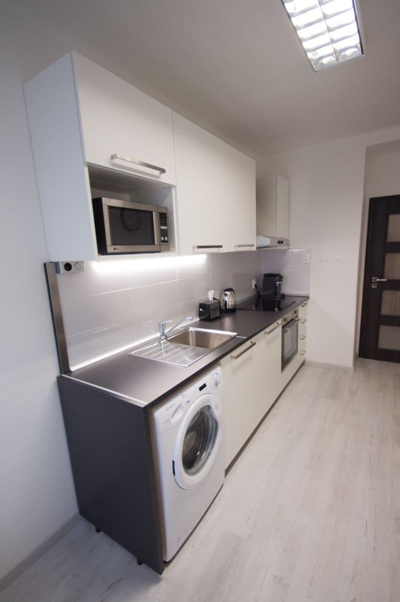1 bedroom flat to rent, 35 m², Špitálska, Bratislava - mestská časť Staré Mesto, Bratislavský Region 1 bedroom flat to rent, 35 m², Špitálska, Bratislava - mestská časť Staré Mesto, Bratislavský Region