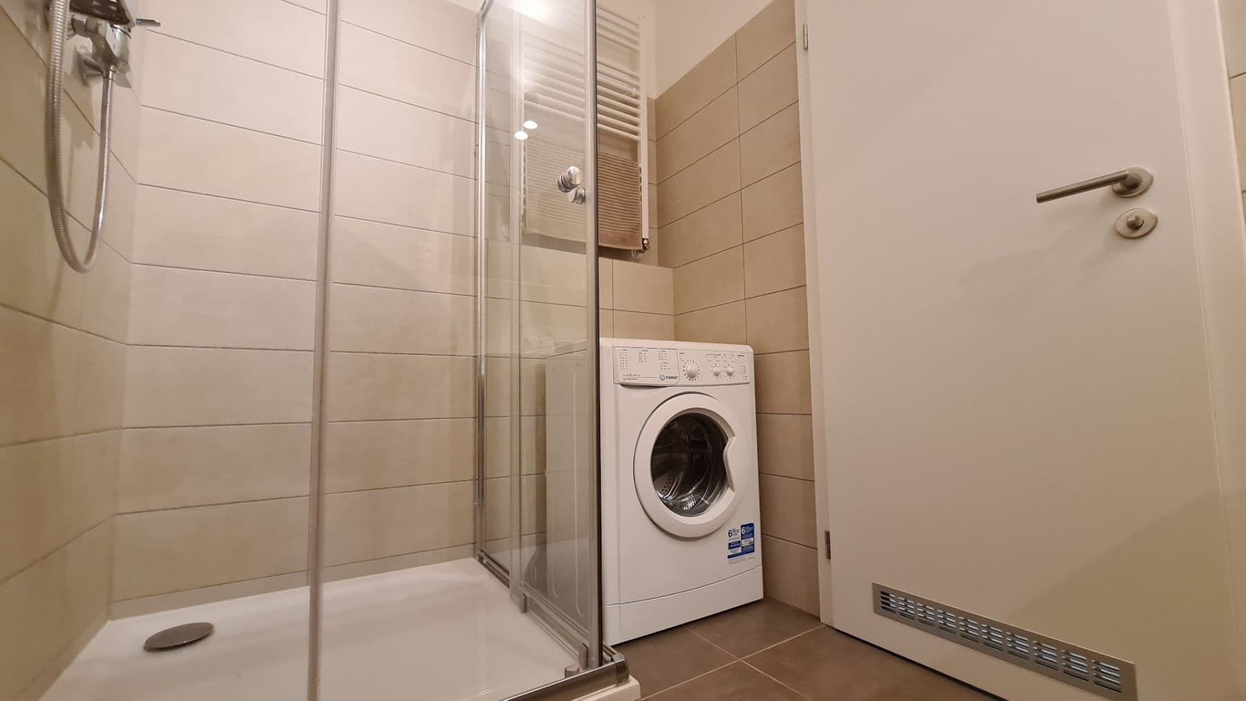 Studio flat to rent, 35 m², Velvarská, Horoměřice, Středočeský Region Studio flat to rent, 35 m², Velvarská, Horoměřice, Středočeský Region