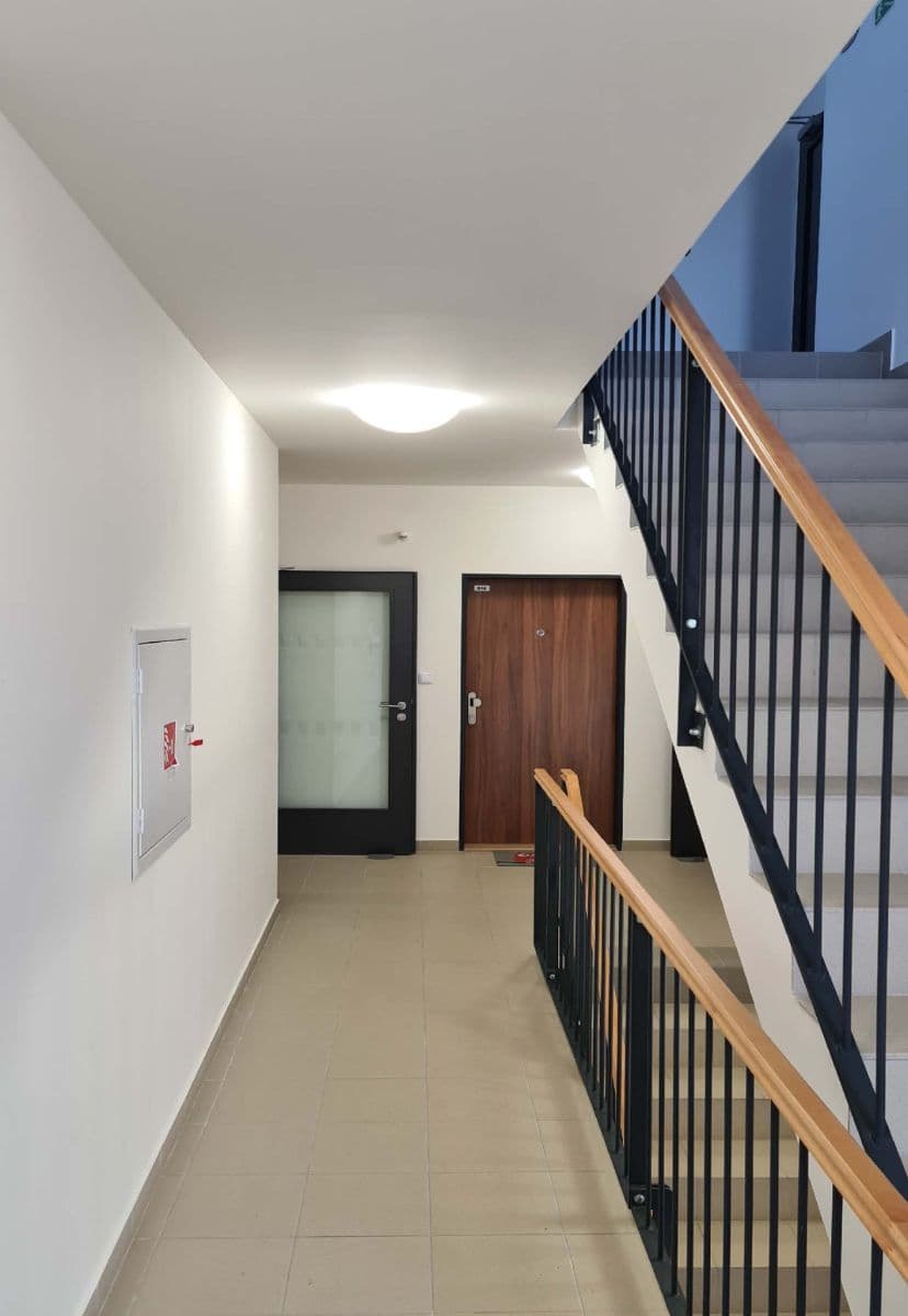 Studio flat to rent, 35 m², Velvarská, Horoměřice, Středočeský Region Studio flat to rent, 35 m², Velvarská, Horoměřice, Středočeský Region
