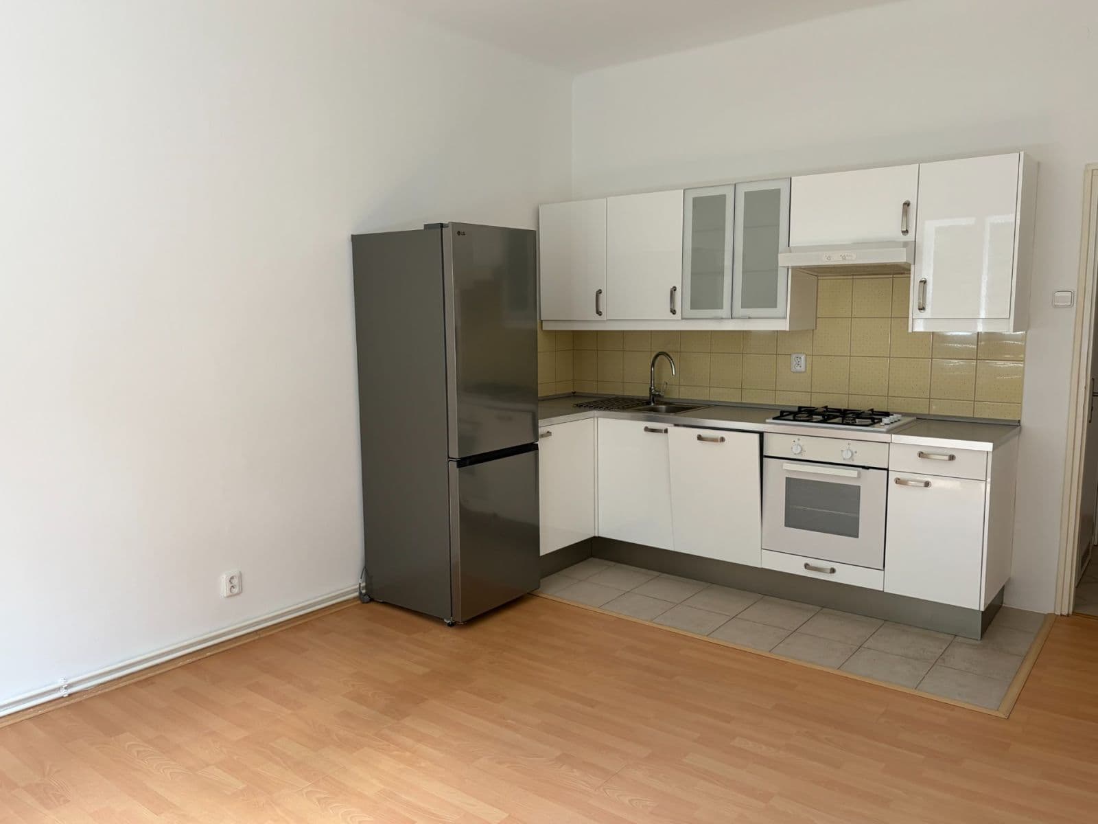 1 bedroom with open-plan kitchen flat to rent, 44 m², Košická, Prague, Prague 1 bedroom with open-plan kitchen flat to rent, 44 m², Košická, Prague, Prague