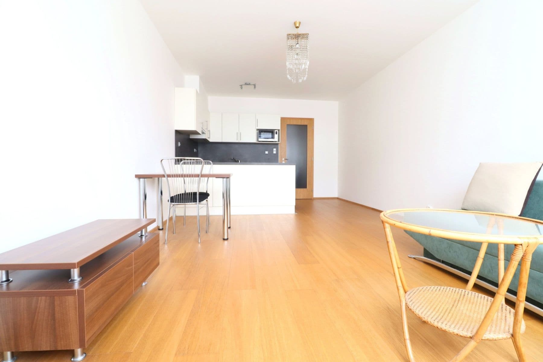 Studio flat to rent, 37 m², K Beranovu, Prague, Prague Studio flat to rent, 37 m², K Beranovu, Prague, Prague