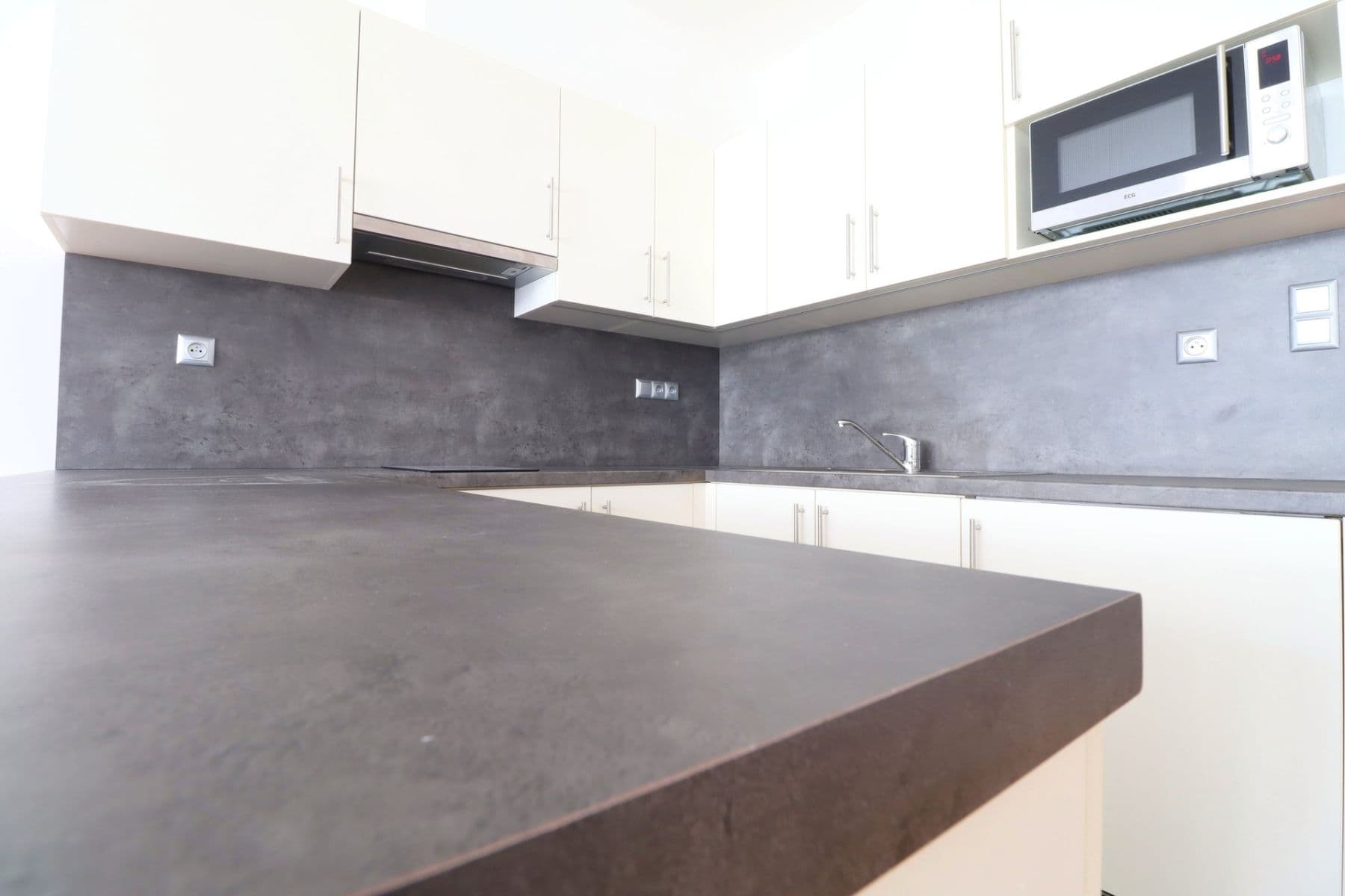 Studio flat to rent, 37 m², K Beranovu, Prague, Prague Studio flat to rent, 37 m², K Beranovu, Prague, Prague