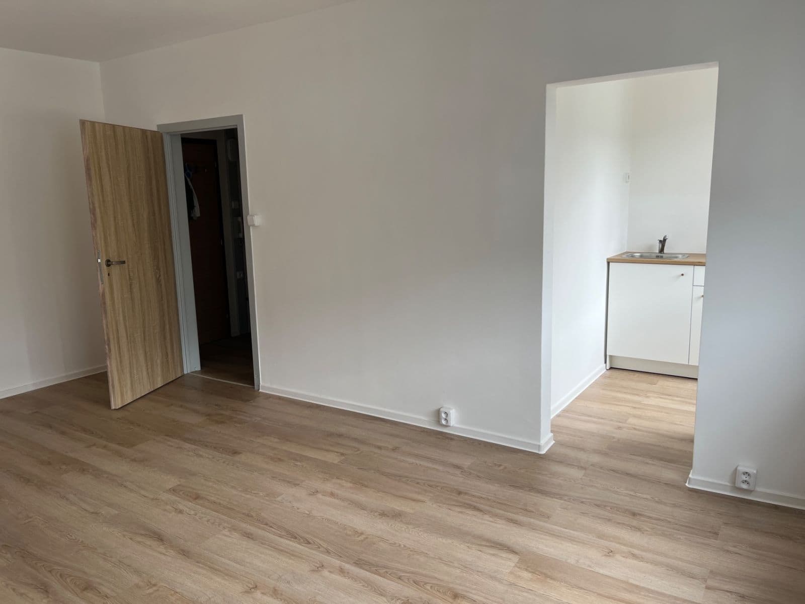 Studio flat to rent, 29 m², Tesaříkova, Prague, Prague Studio flat to rent, 29 m², Tesaříkova, Prague, Prague