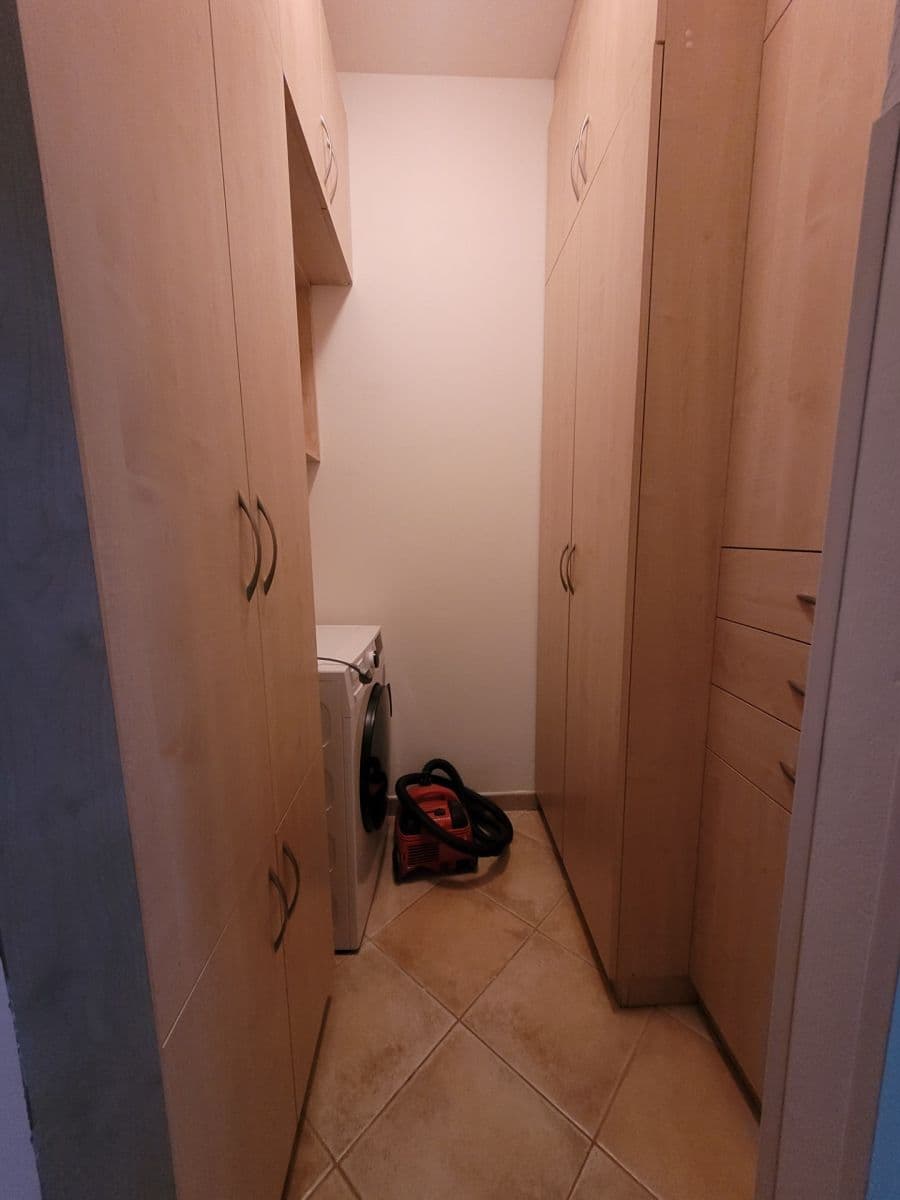 1 bedroom with open-plan kitchen flat to rent, 56 m², Spořická, Prague, Prague 1 bedroom with open-plan kitchen flat to rent, 56 m², Spořická, Prague, Prague
