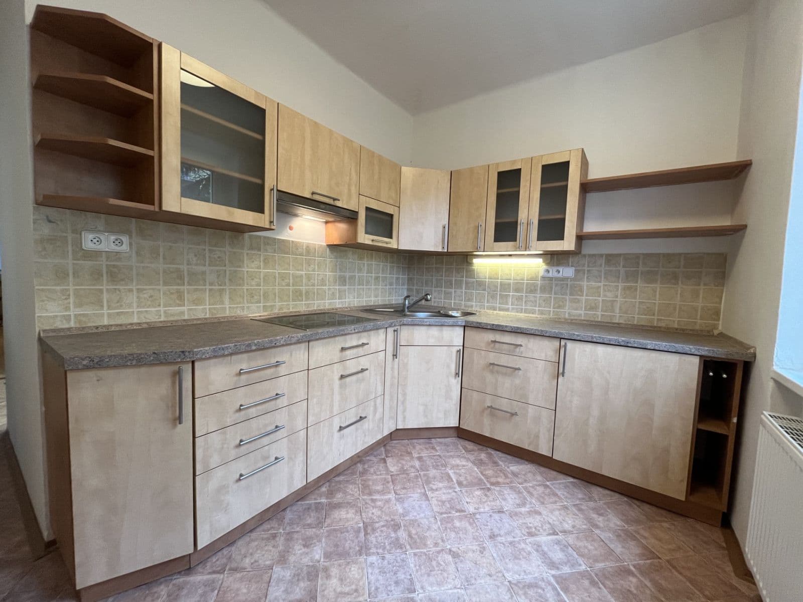3 bedroom flat to rent, 70 m², Štefánikova, Louny, Ústecký Region 3 bedroom flat to rent, 70 m², Štefánikova, Louny, Ústecký Region